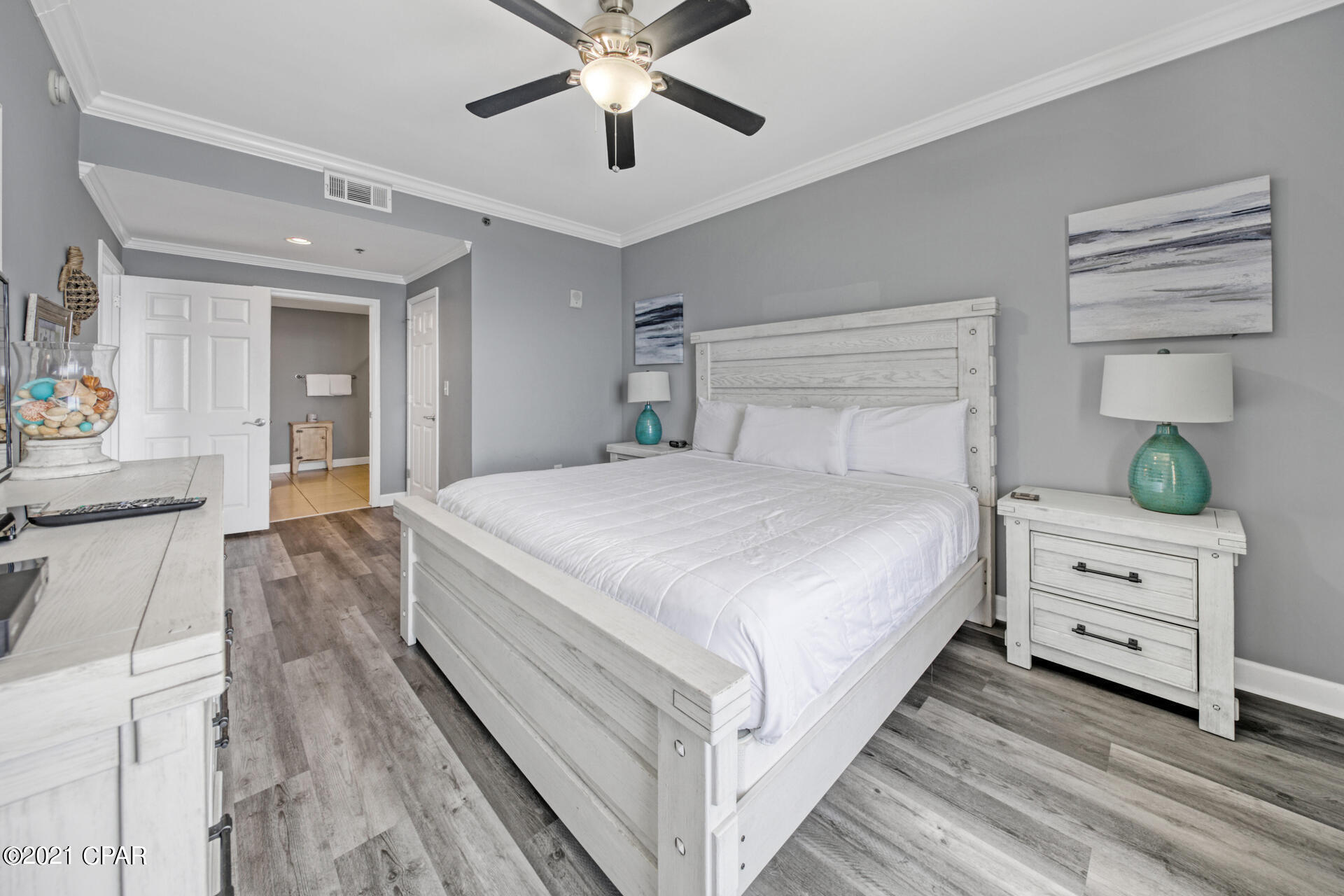 Splash Condo - Residential