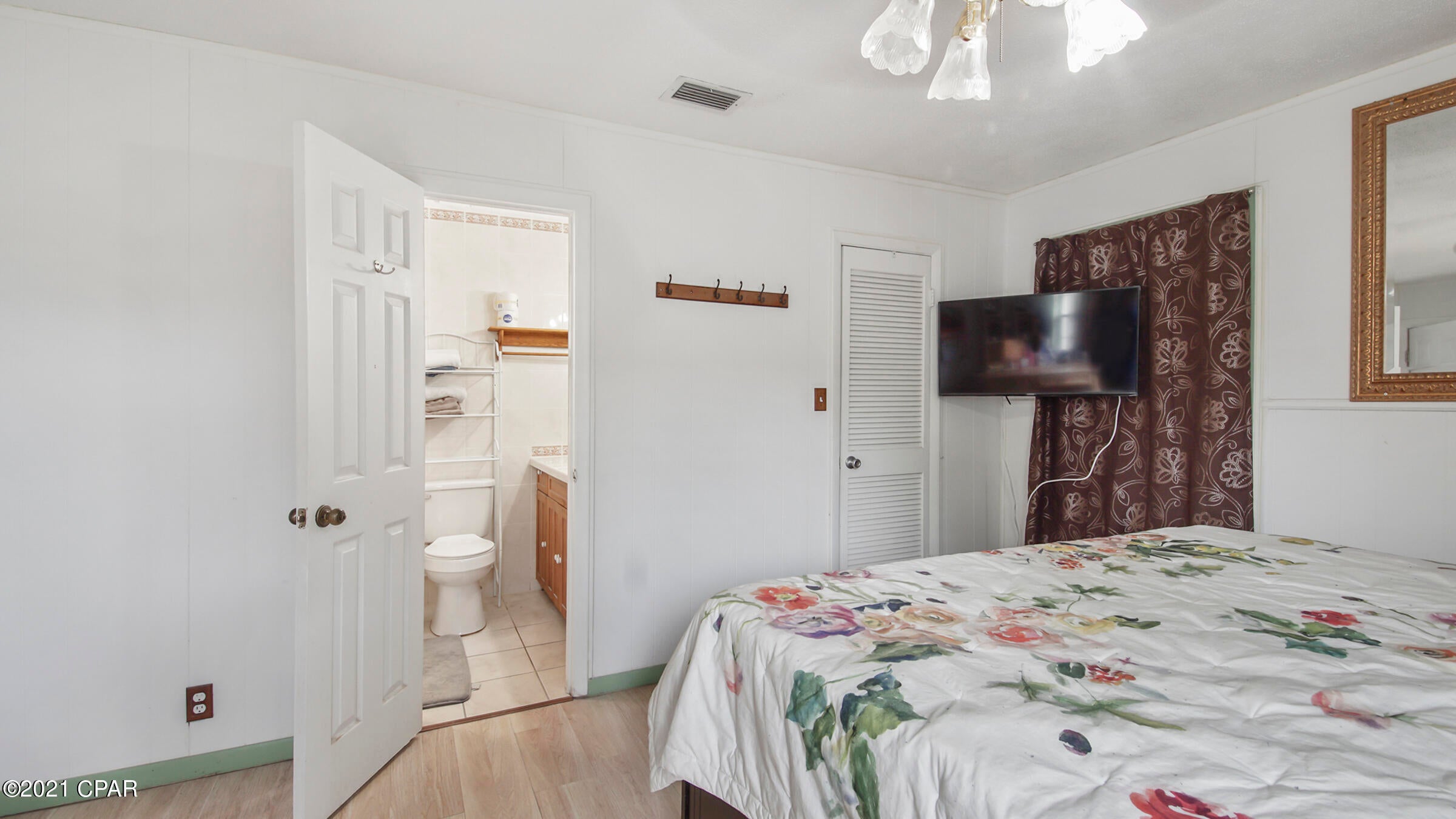 Hutchison's 1st To Bahama Bch - Residential