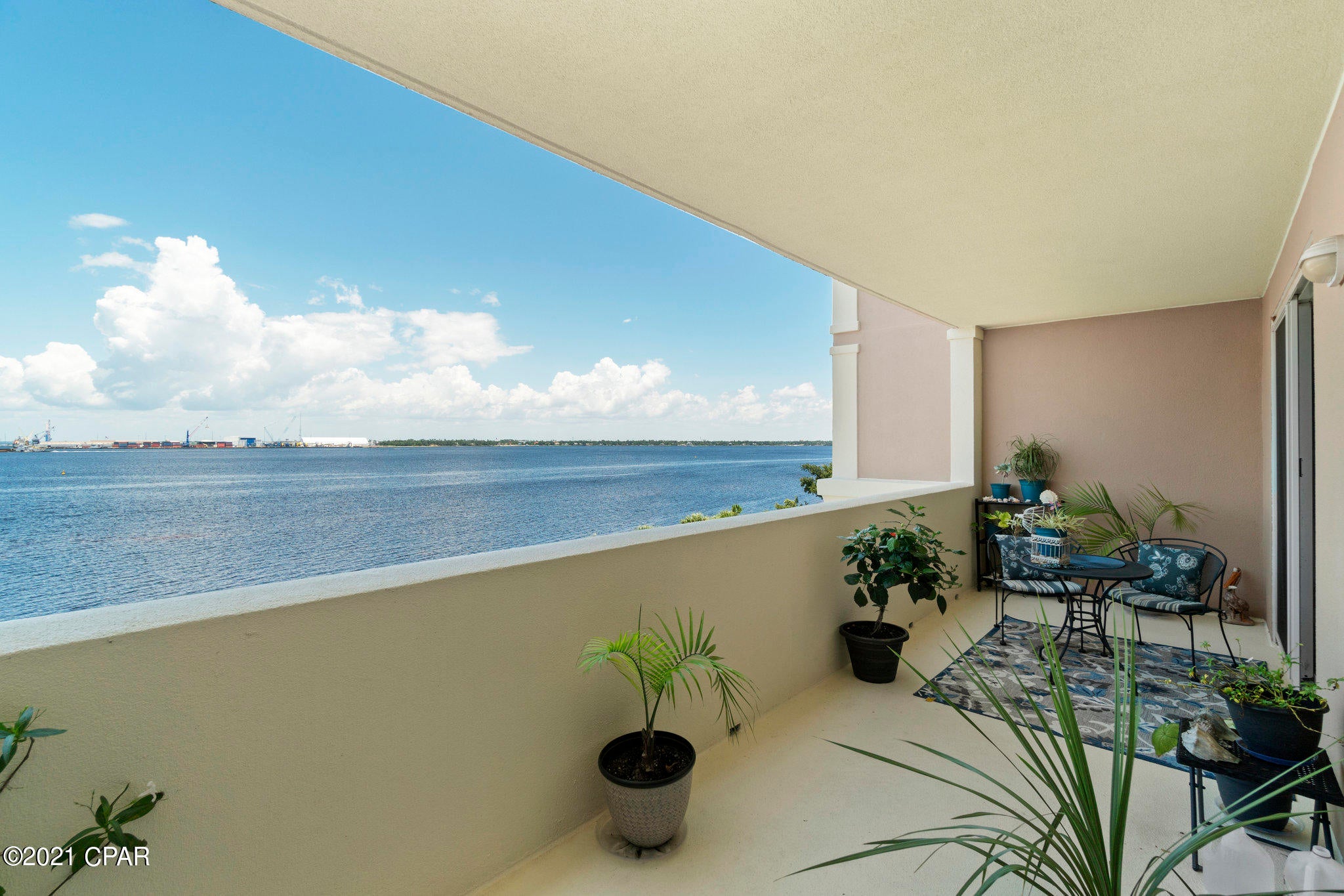Magnolia Bay Club - Residential