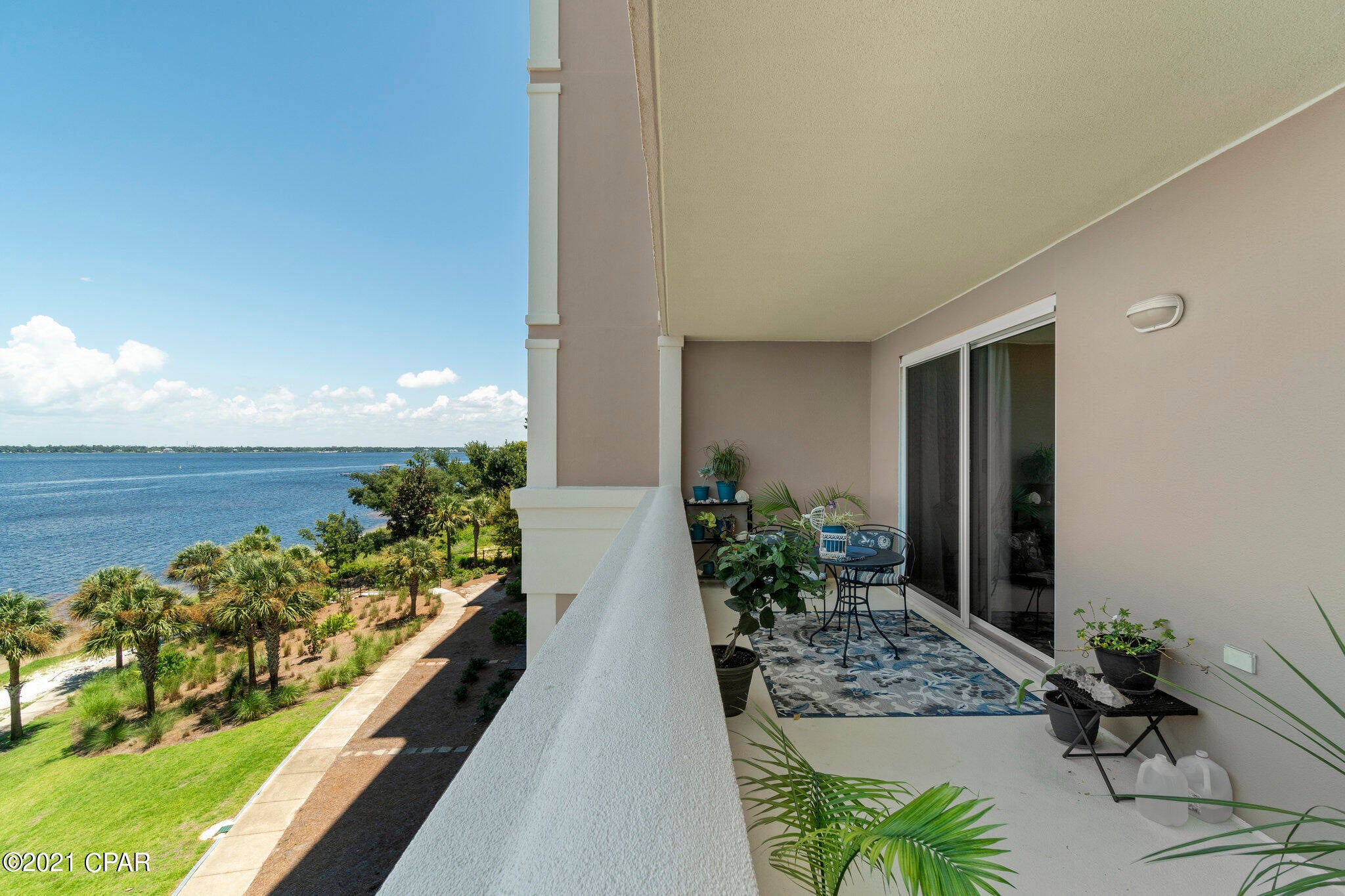 Magnolia Bay Club - Residential