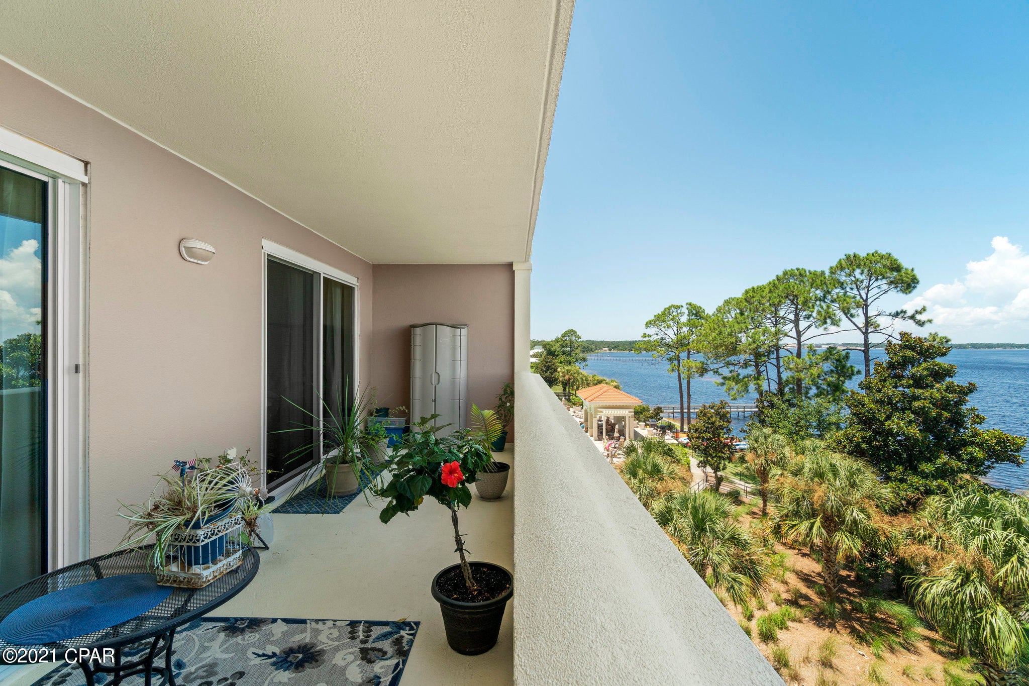 Magnolia Bay Club - Residential