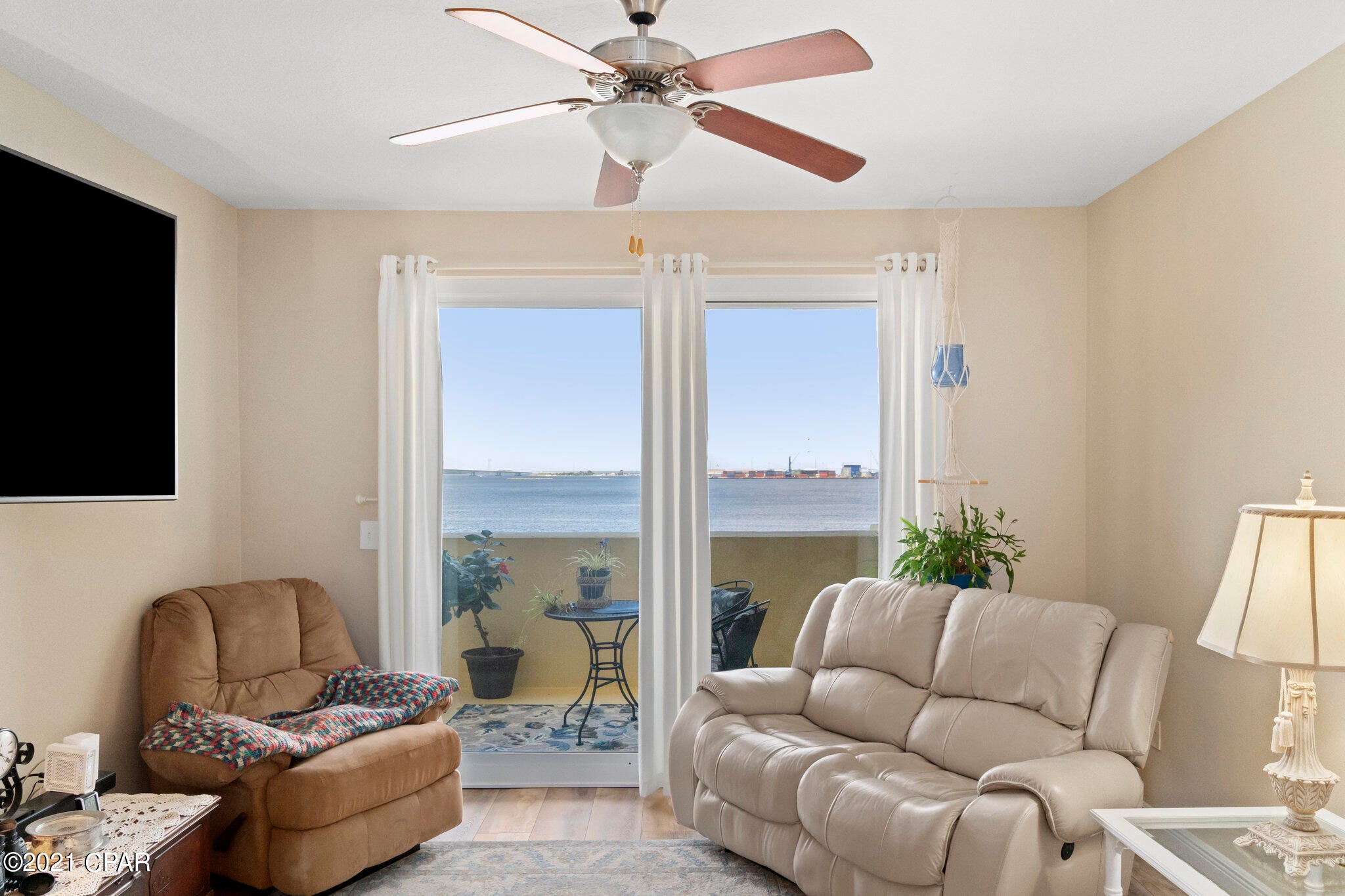Magnolia Bay Club - Residential