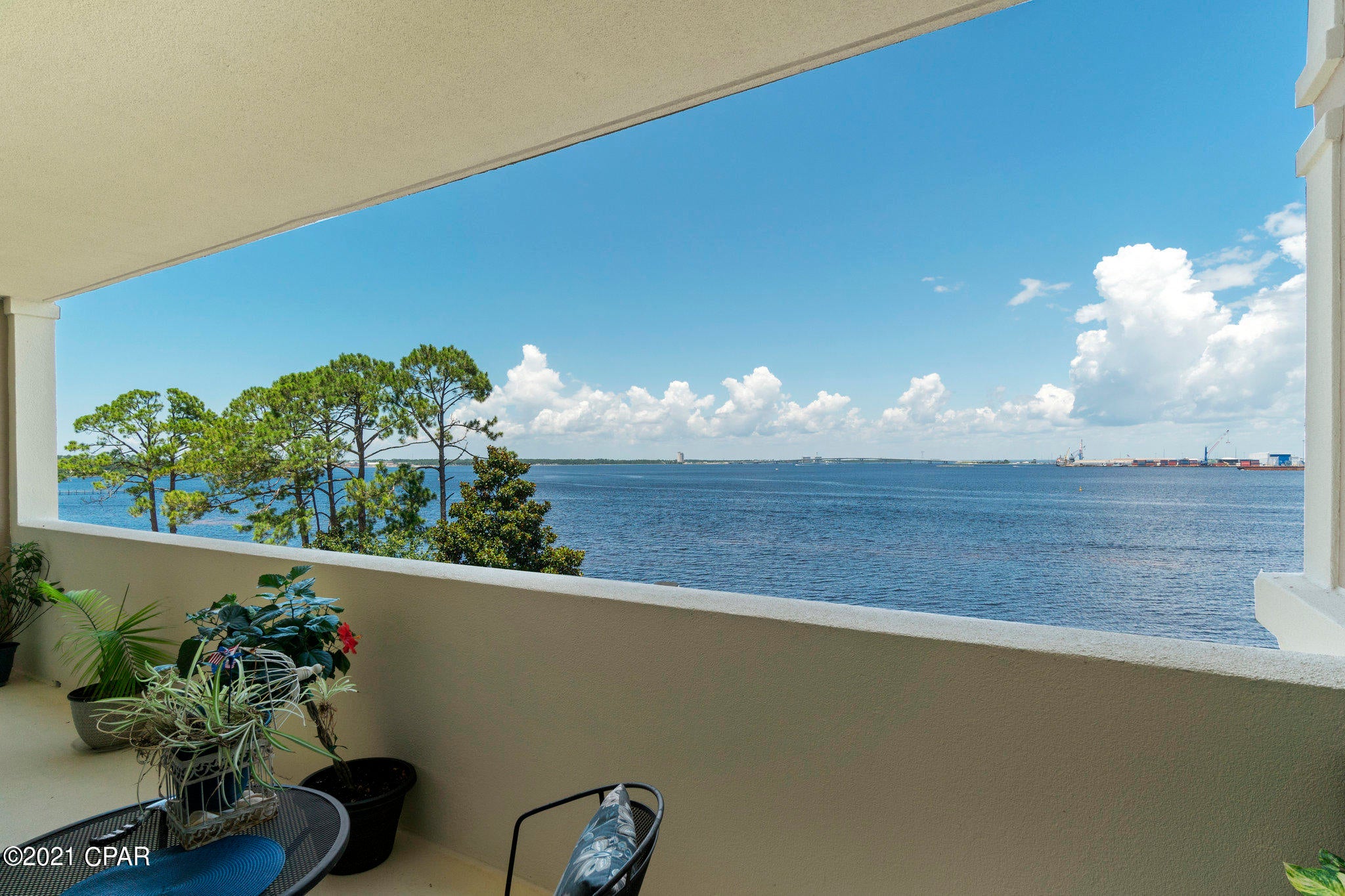 Magnolia Bay Club - Residential