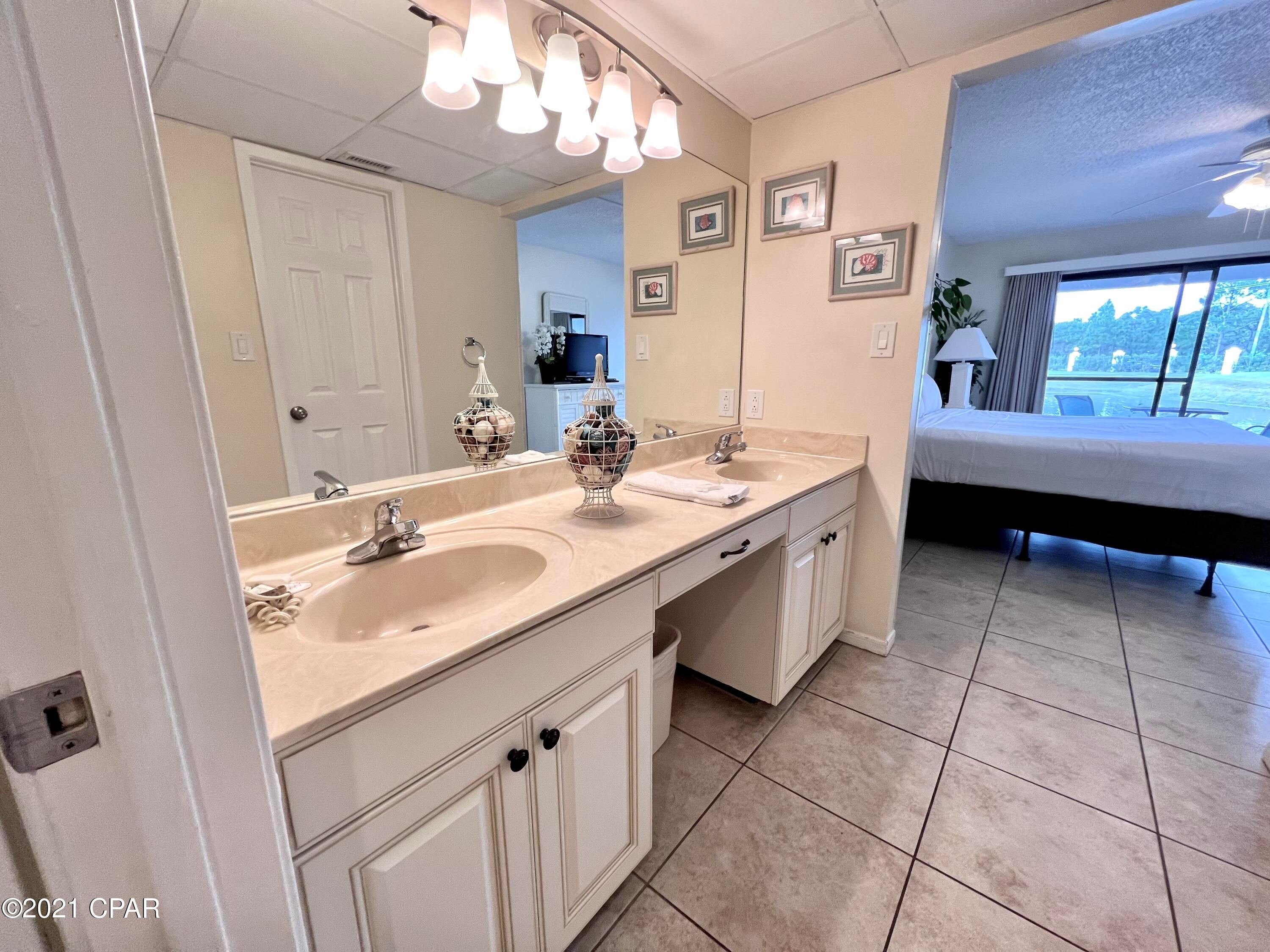 Edgewater Golf Villas V-A - Residential