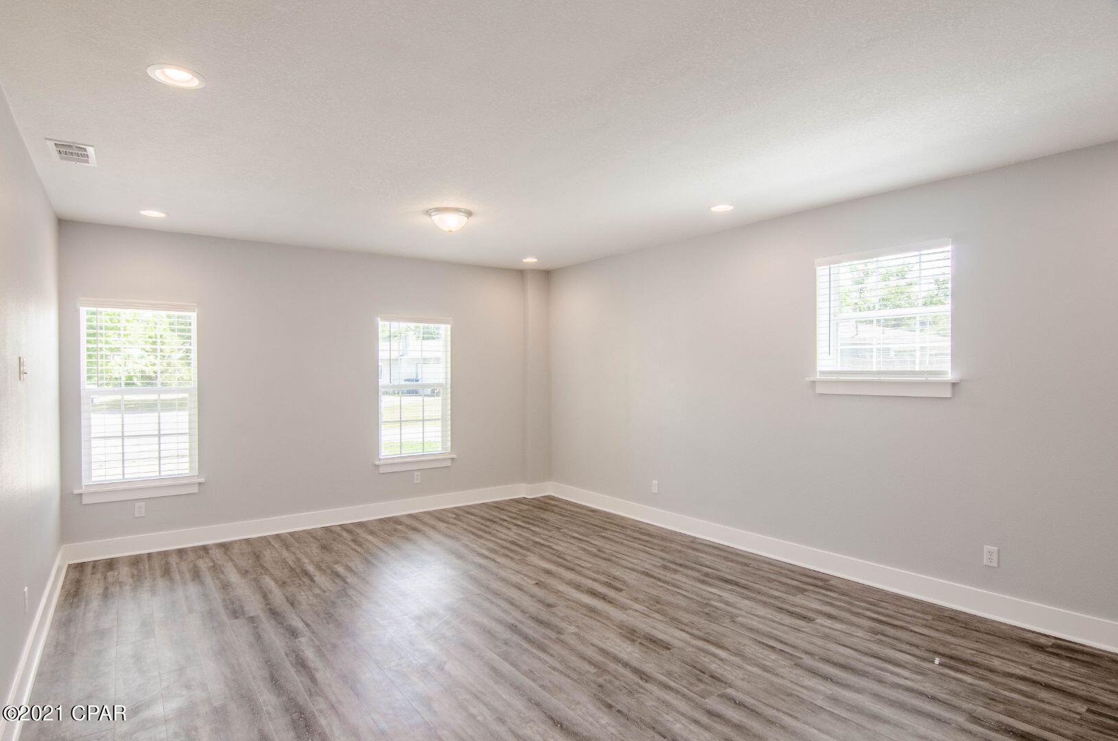 Venetian Villa 1st Add Replat - Residential