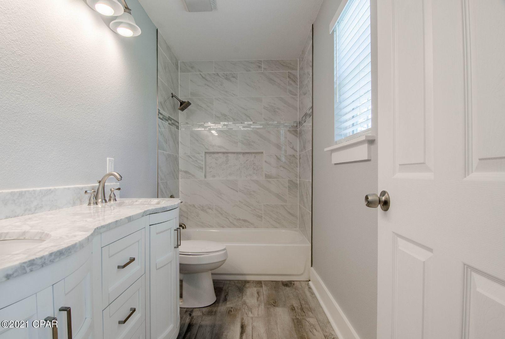 Venetian Villa 1st Add Replat - Residential