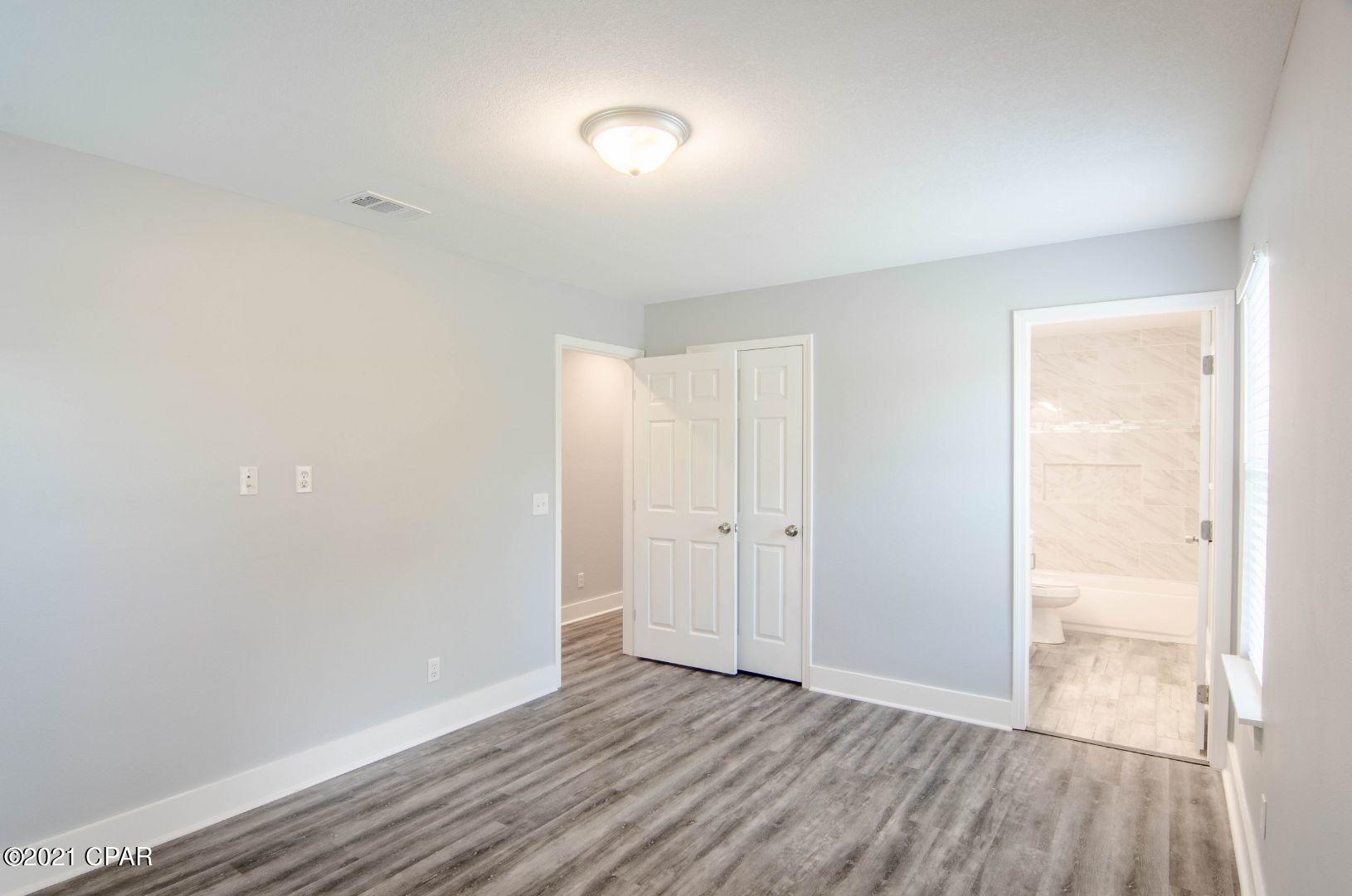 Venetian Villa 1st Add Replat - Residential