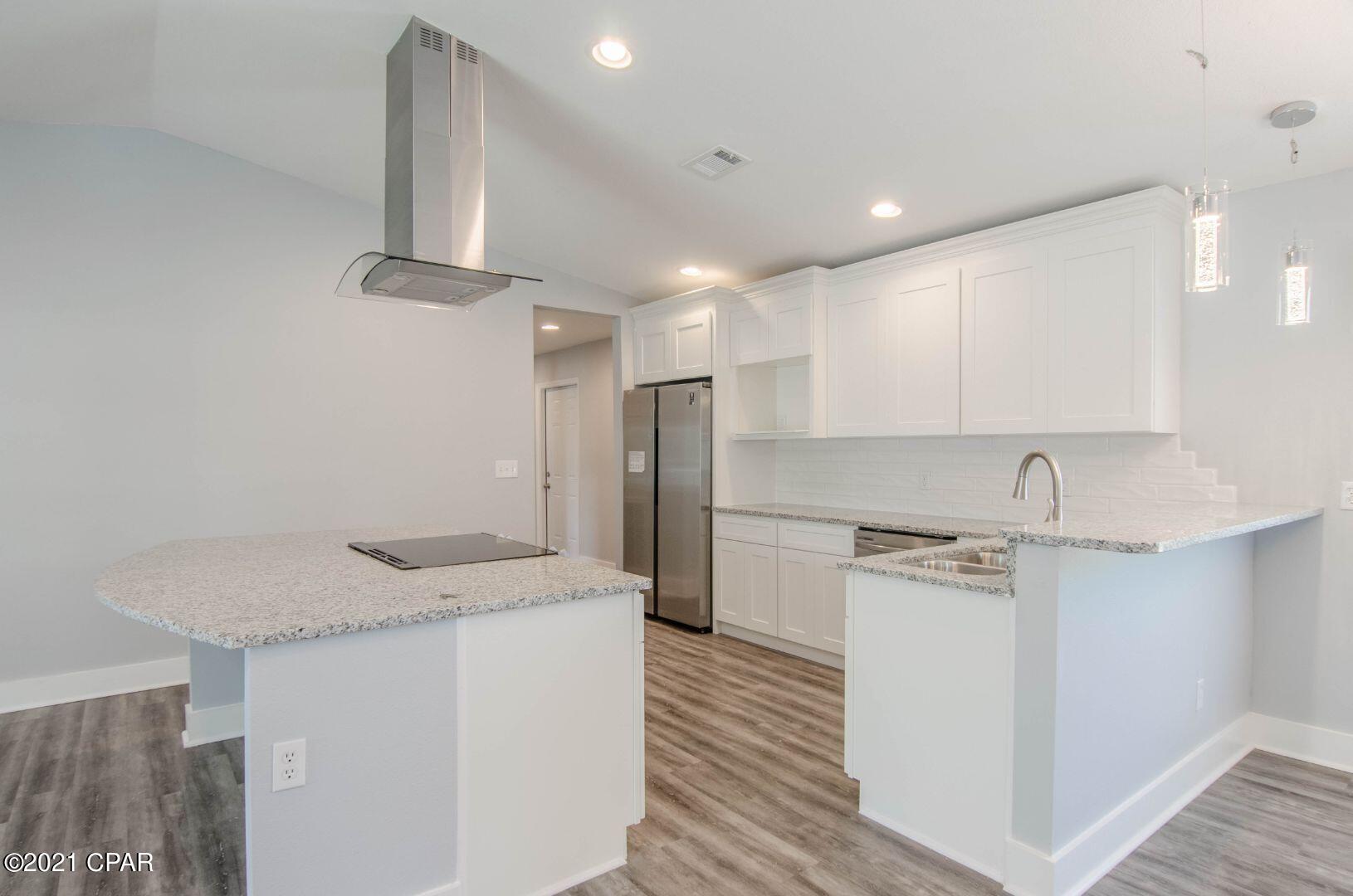Venetian Villa 1st Add Replat - Residential
