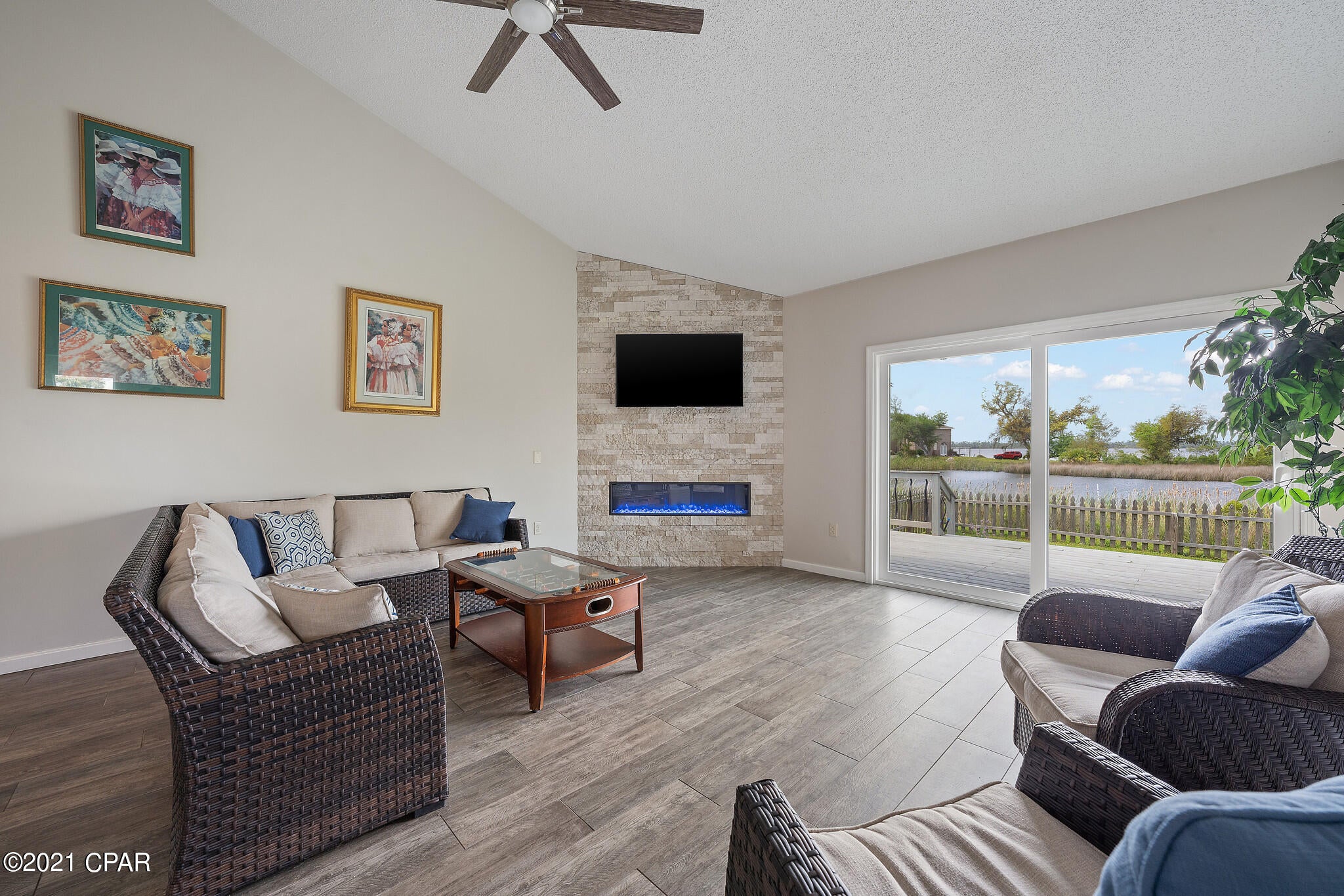 Country Club Harbour Estates - Residential
