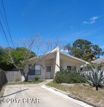 Duplex with open floor plan, privacy fenced backyard, washer/dryer connections, and walking distance to beach. 



All measurements are approximate.