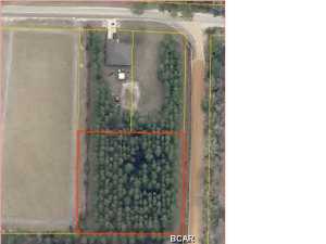 * BANK OWNED * .84 ACRES. COULD BE DIVIDED FOR MULTIPLE HOMES. WOODED AND LESS THAN A MILE OFF HWY 231. JUST BEHIND CORNER LOT AT BEARCREEK AND ED LEE RD. PREVIOUSLY SOLD FOR $90,000 IN 1999. Information taken from tax records and is not guaranteed. Buyer to do their own due diligence.