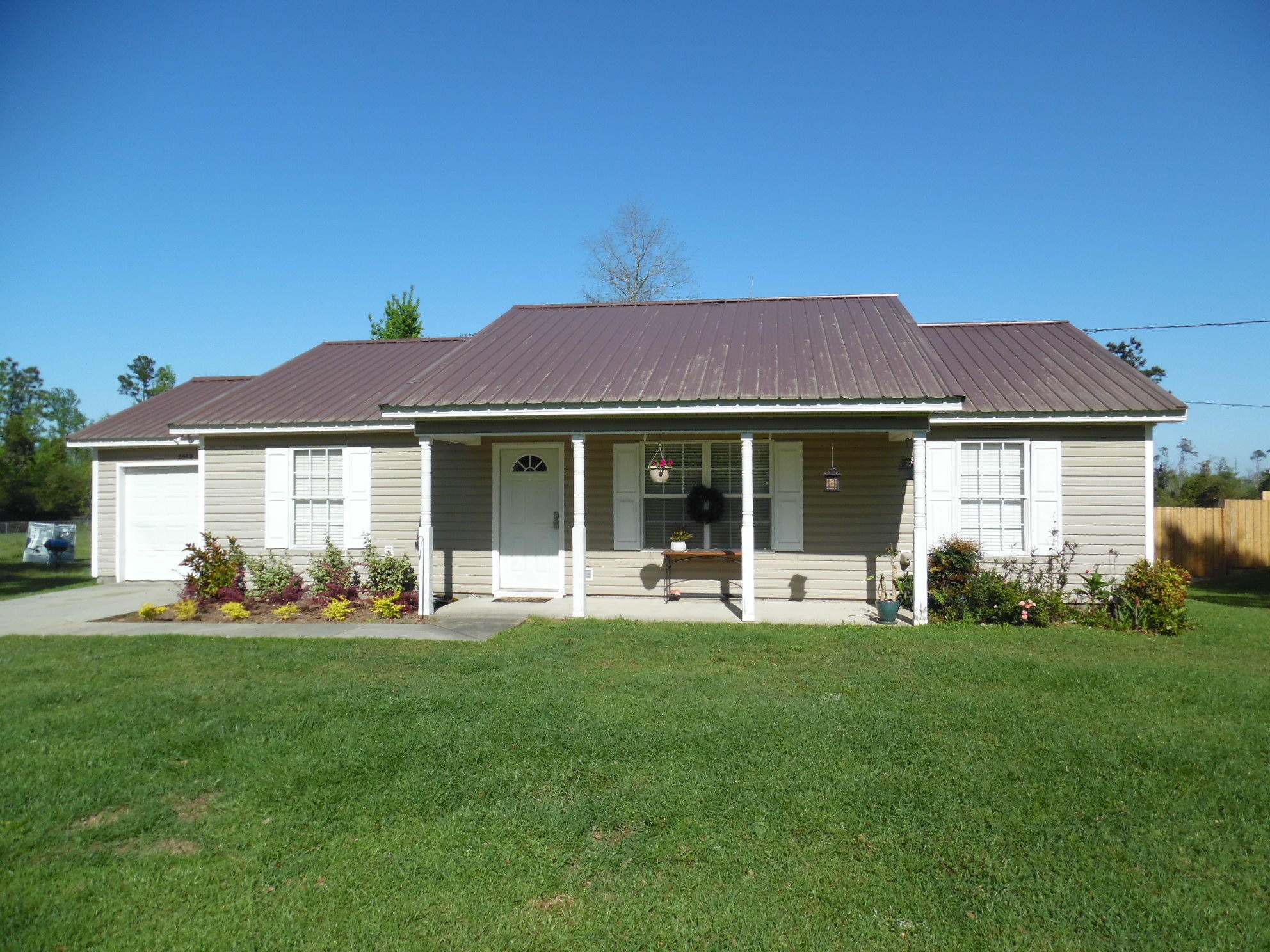 Magnificent find! Whether you are looking for a starter home, rental investment property, or downsizing, this is an amazing opportunity. This exceptionally well maintained 3 bed room 2 bath home, minutes from downtown Marianna Florida, and the Marianna west, Interstate 10 ramp is ready for you to call and schedule your appointment to view. New metal roof installed approximately 2 1/2 years ago. Interior walls were repainted to give you a fresh and updated look.  Home is occupied so advance notice is required to view.