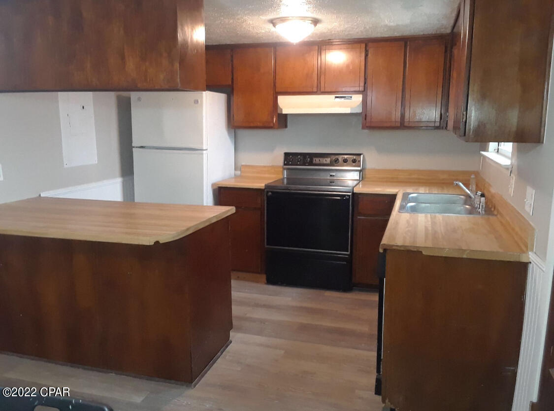 [No Recorded Subdiv] - Residential Lease