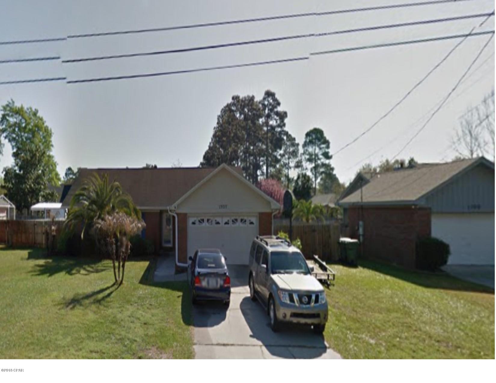 Very minimal damage from Hurricane Michael.  Home is very good condition.