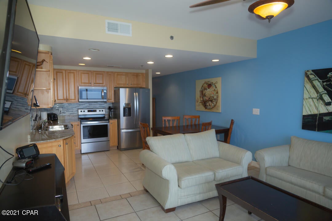 Splash Condo - Residential