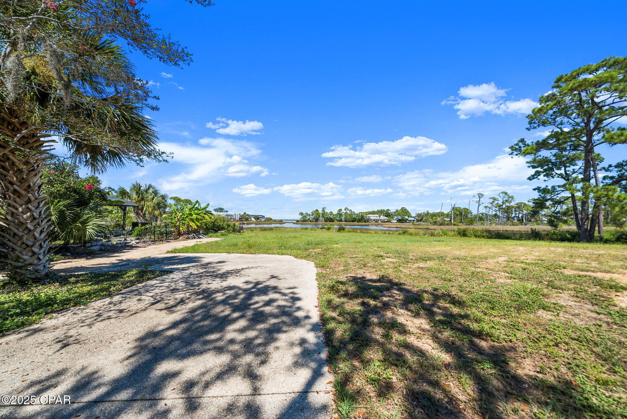Kings Point - Land