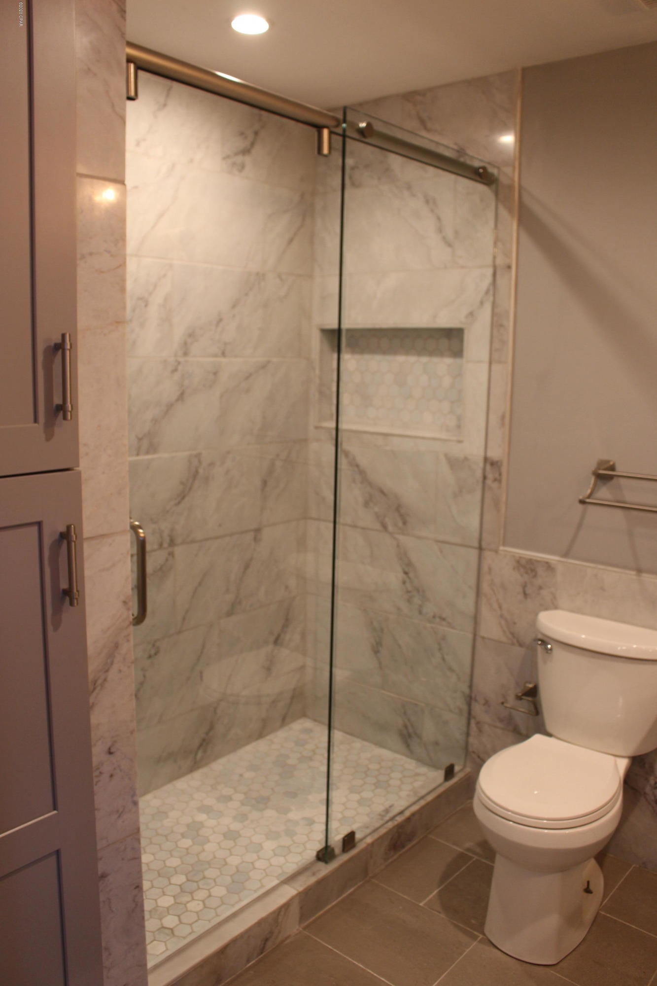 Shadow Bay Unit 1 - Residential Lease