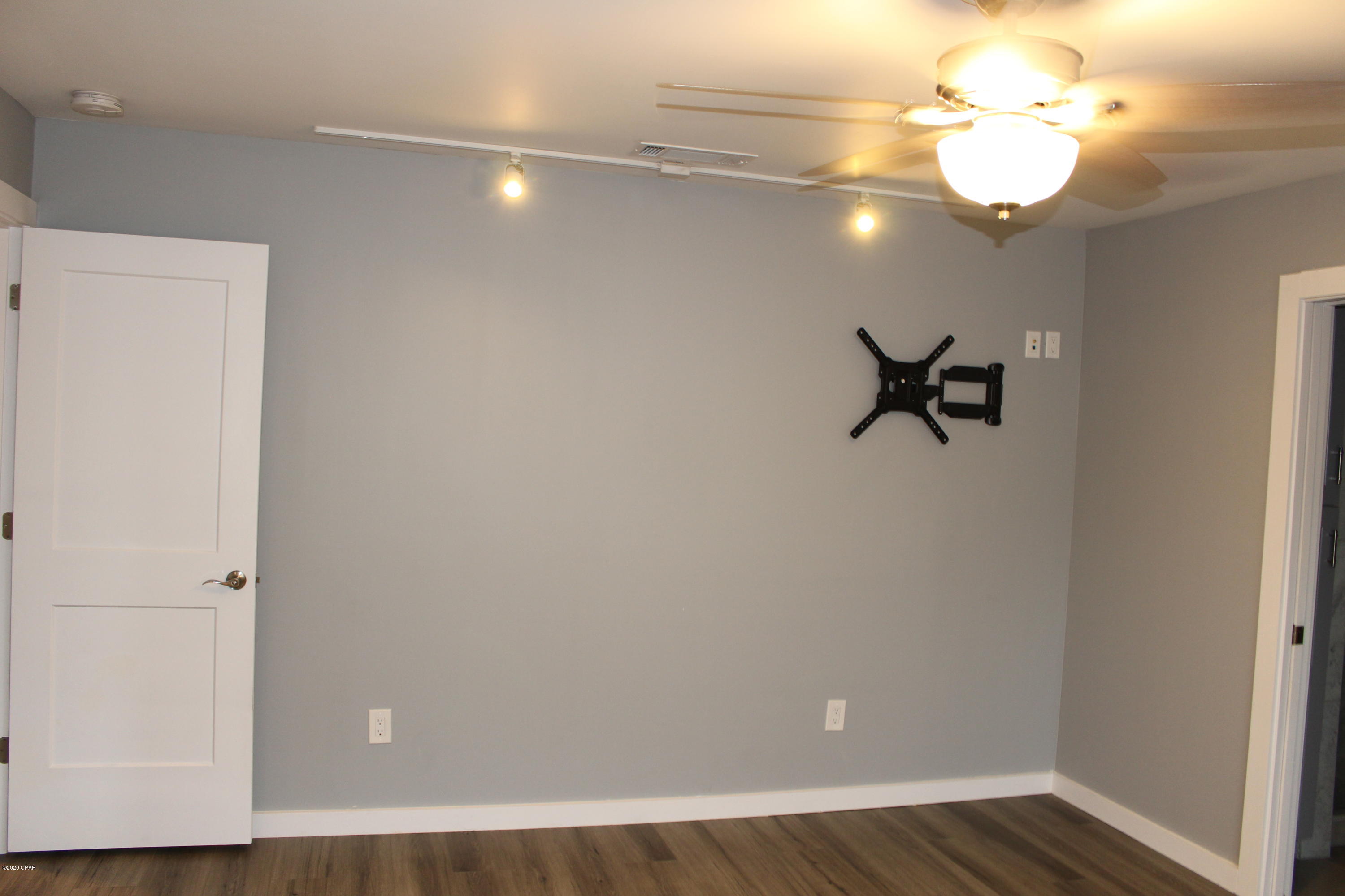 Shadow Bay Unit 1 - Residential Lease