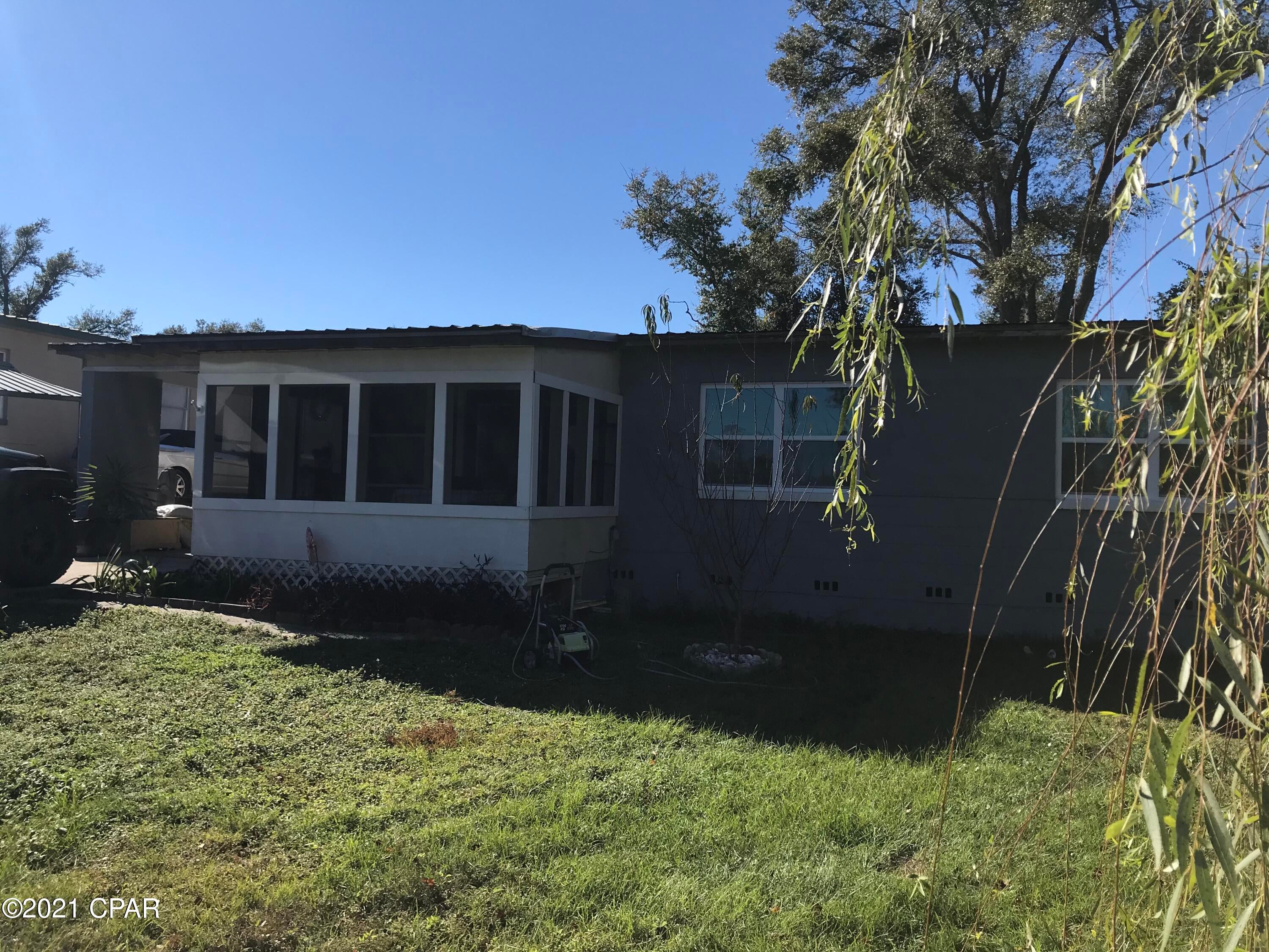 CURRENTLY UNDER CONTRACT, SELLER ACCEPTING BACKUP OFFERS

Nice Starter home in a quiet Neirborhood. Listed as a 2-bedroom 1 bath however there is a third room which could be used as an Office nursery, or a guest room. Property also has a large detached workshop.