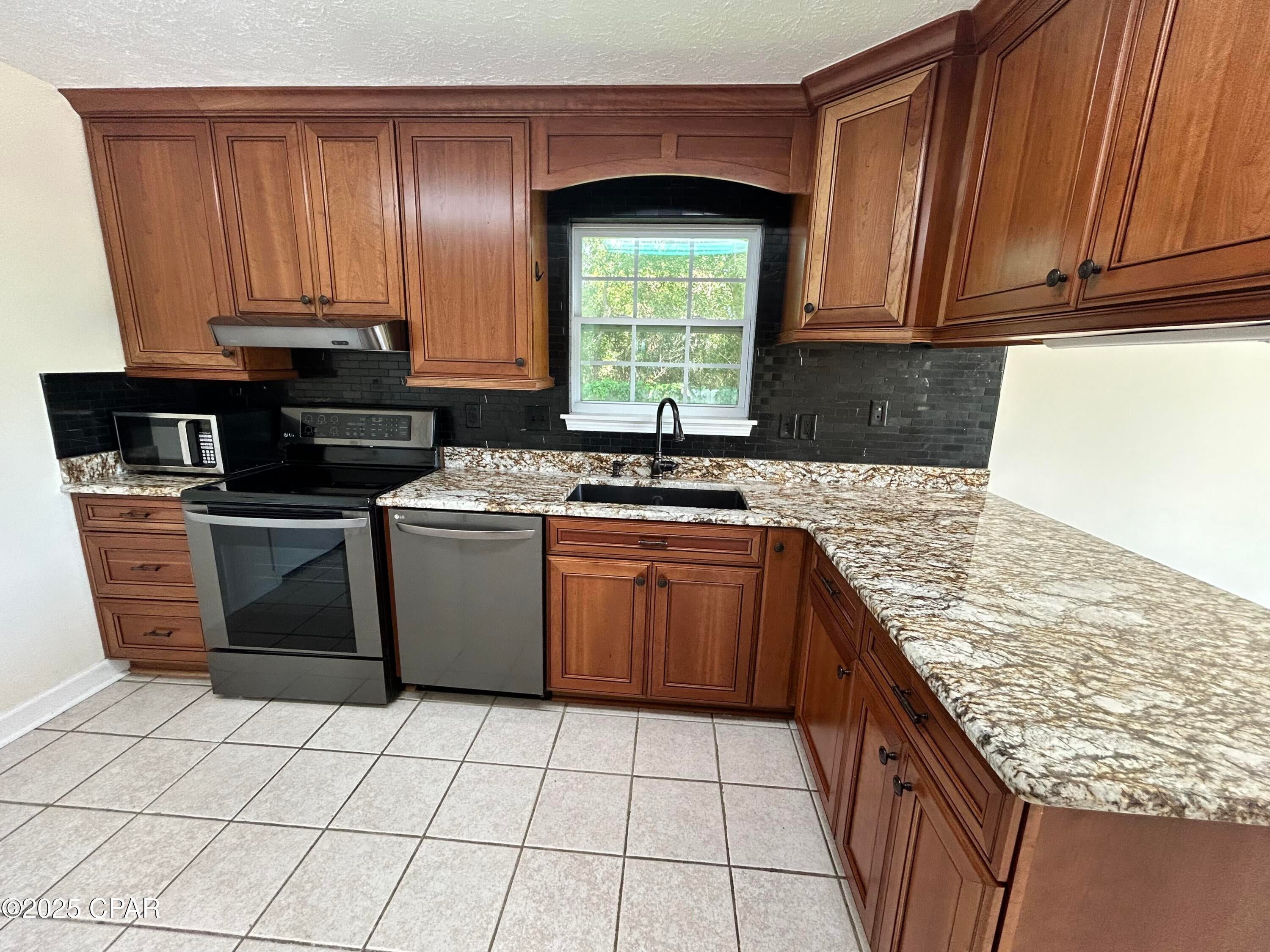 Rolling Hills - Residential Lease