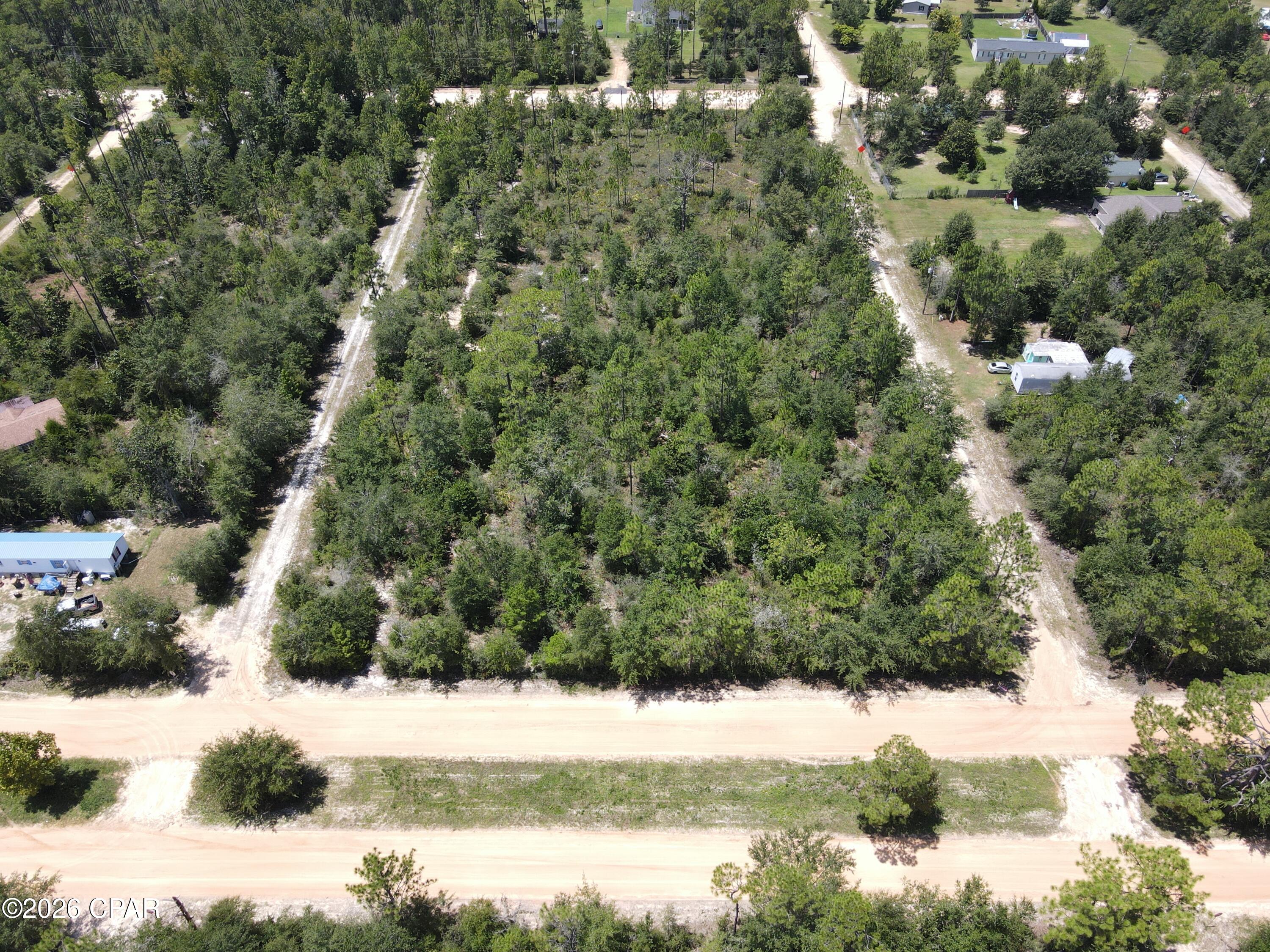 Caravana Manor 1st - Land