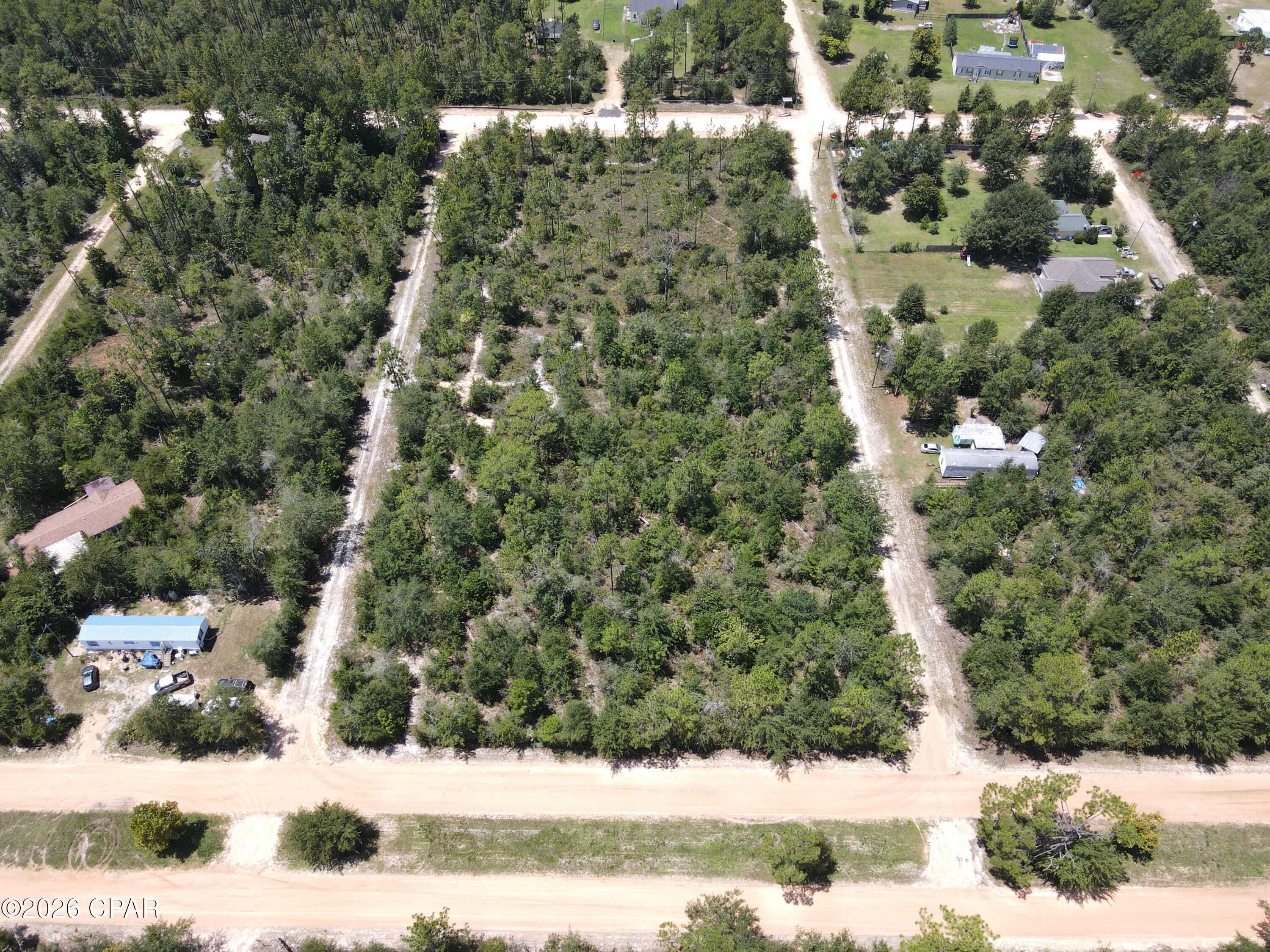 Caravana Manor 1st - Land