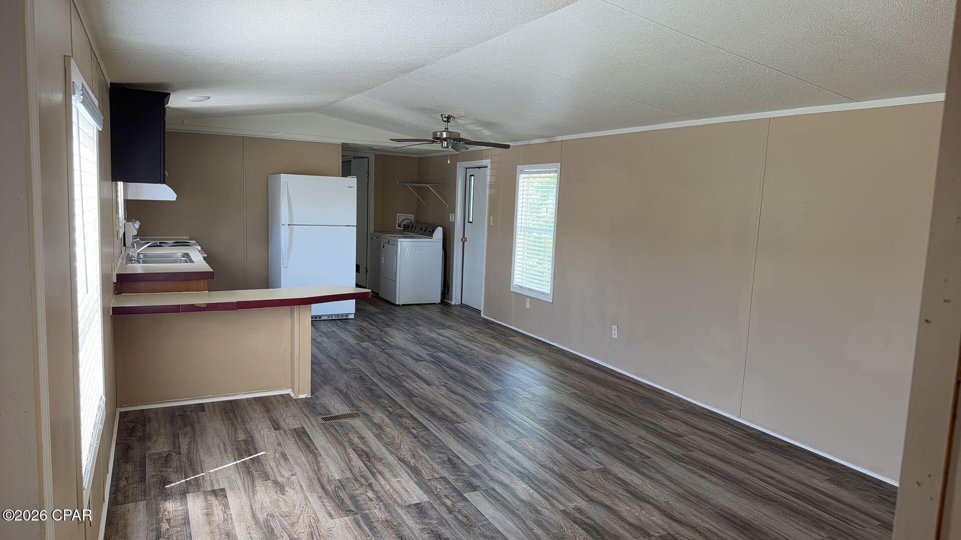 [No Recorded Subdiv] - Residential Lease