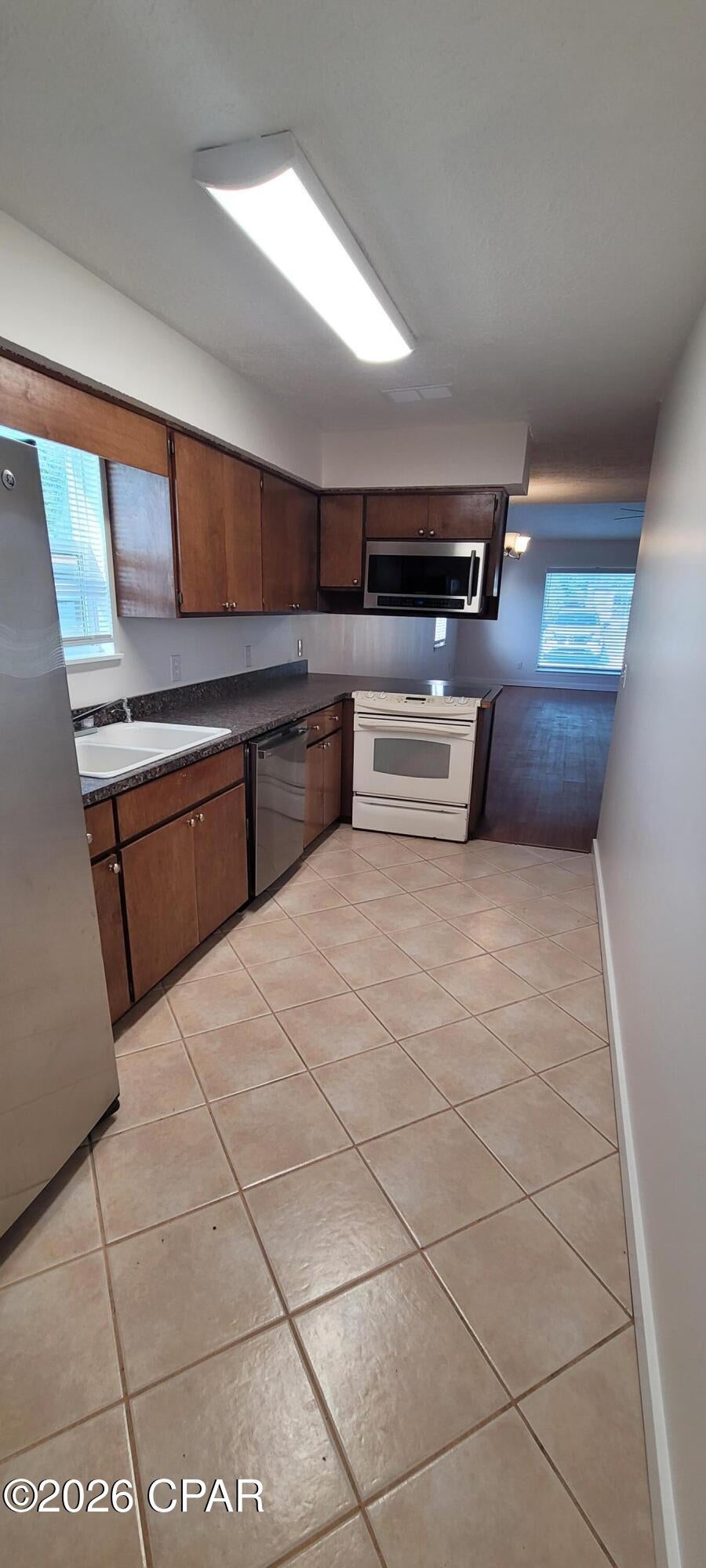 E.L. Wood - Residential Lease