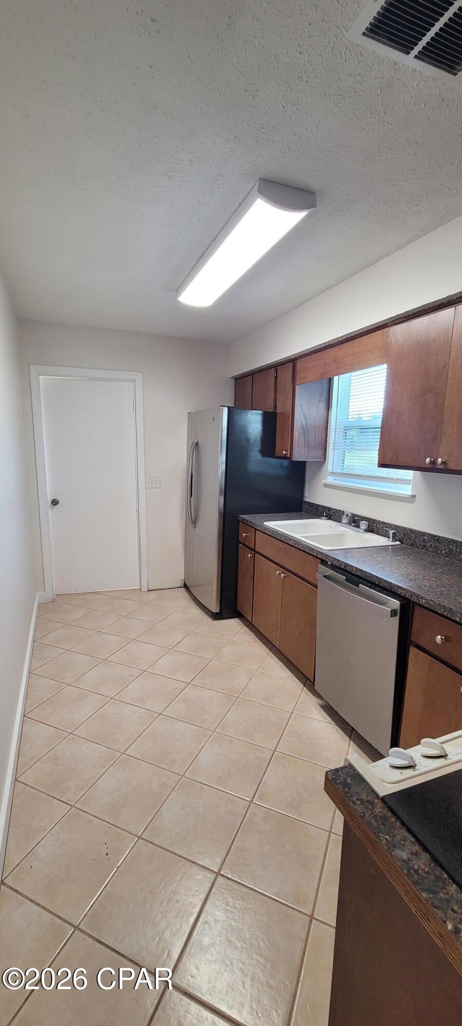 E.L. Wood - Residential Lease