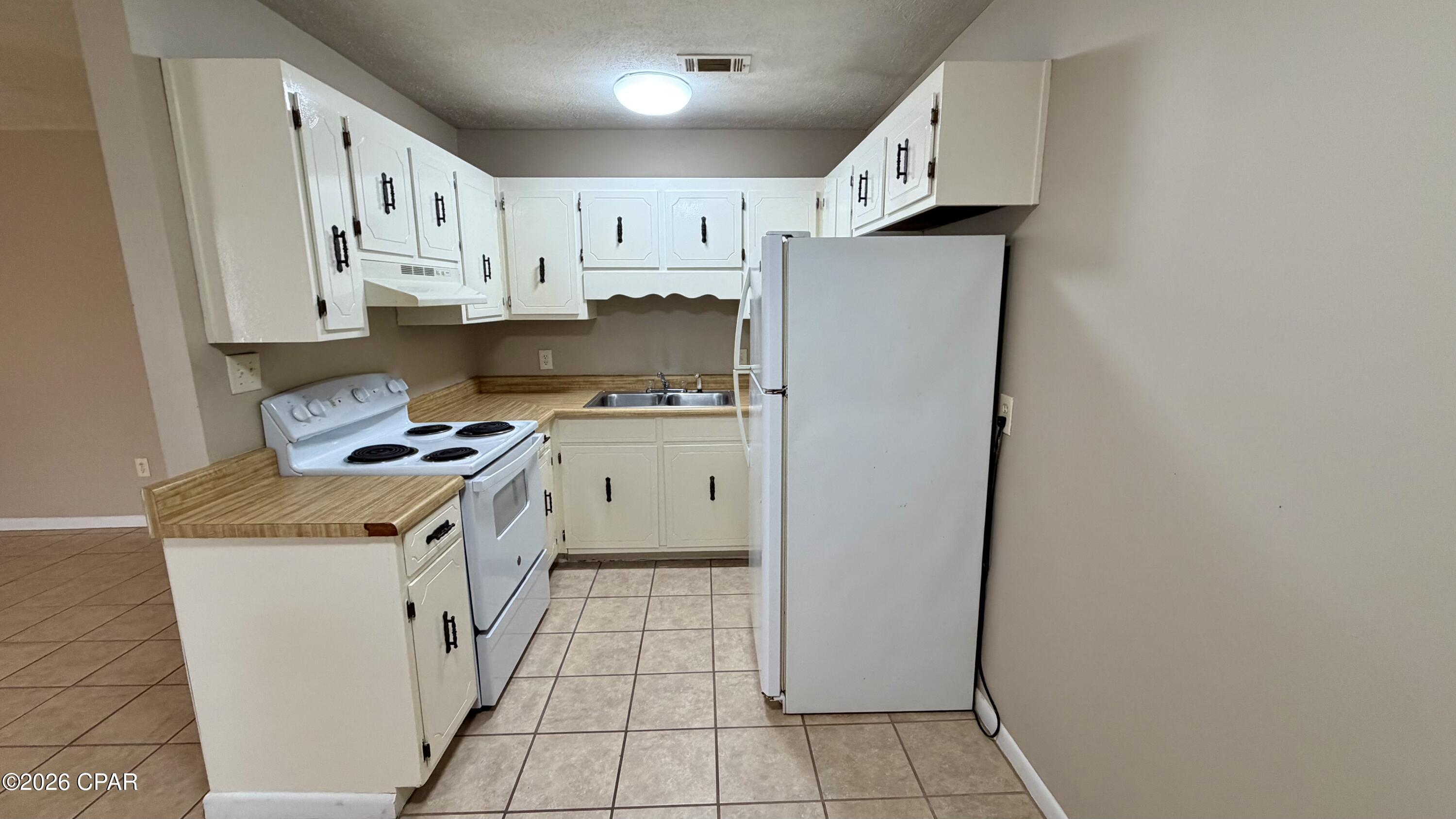 [No Recorded Subdiv] - Residential Lease