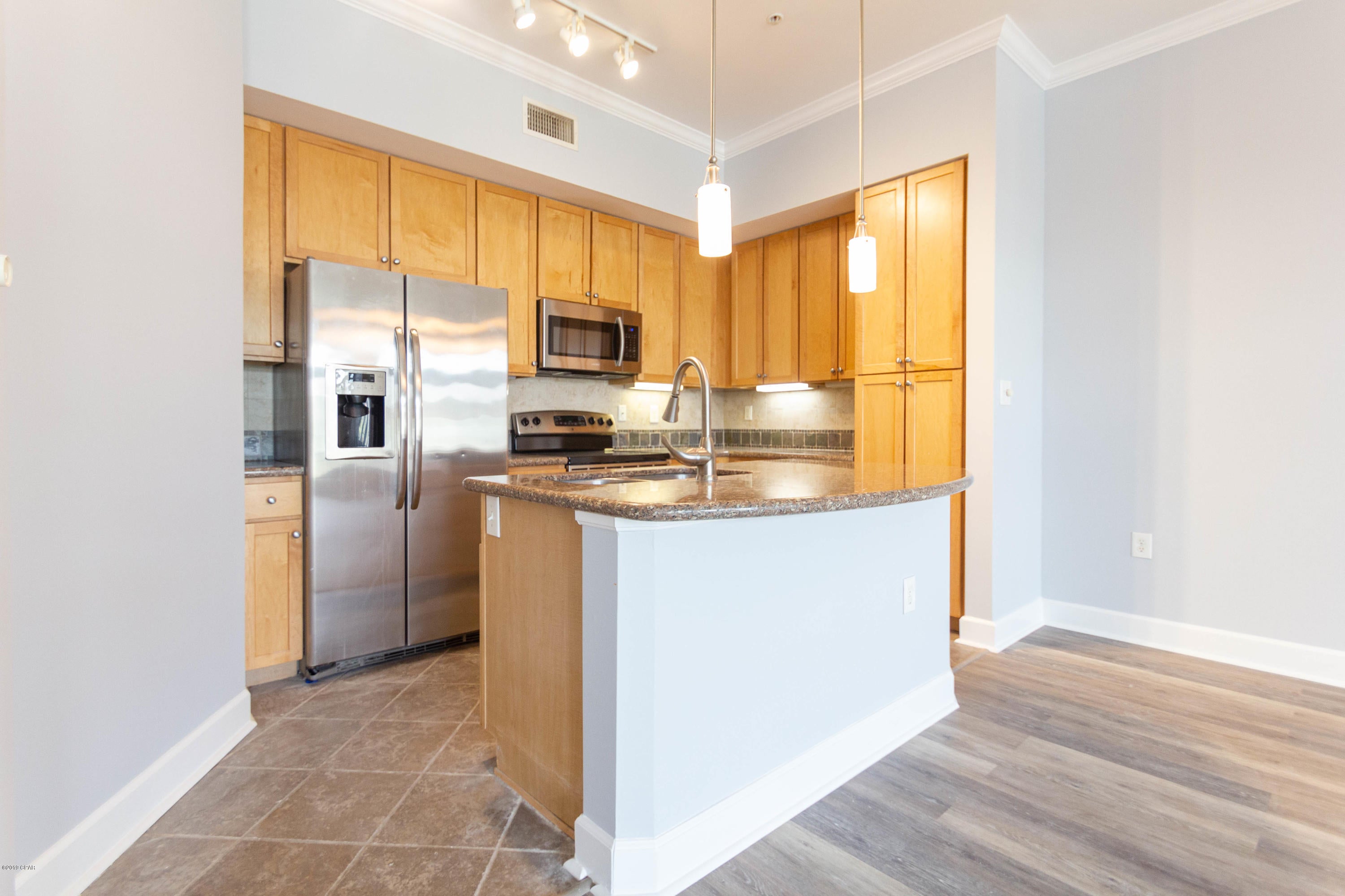 PLEASE TEXT MANAGER (850-276-0429) OR (850-960-7330) FOR MORE INFORMATION. Fully Furnished! Move-In Ready! 2 Master Suites! One with King Bedroom Set and the other Suite with a Queen Bedroom Set. These Listing Photos are of another one of this owner's 2 Bed/2.5 Bath units at Island Reserve. All units are in similar condition, however actual fixtures, flooring, and paint colors may differ. Please arrange a showing to see this unit in person. $1,800 month rental price includes water, sewer, trash, landscaping, pool and amenities. Tenant pays for Electric and Internet/TV.