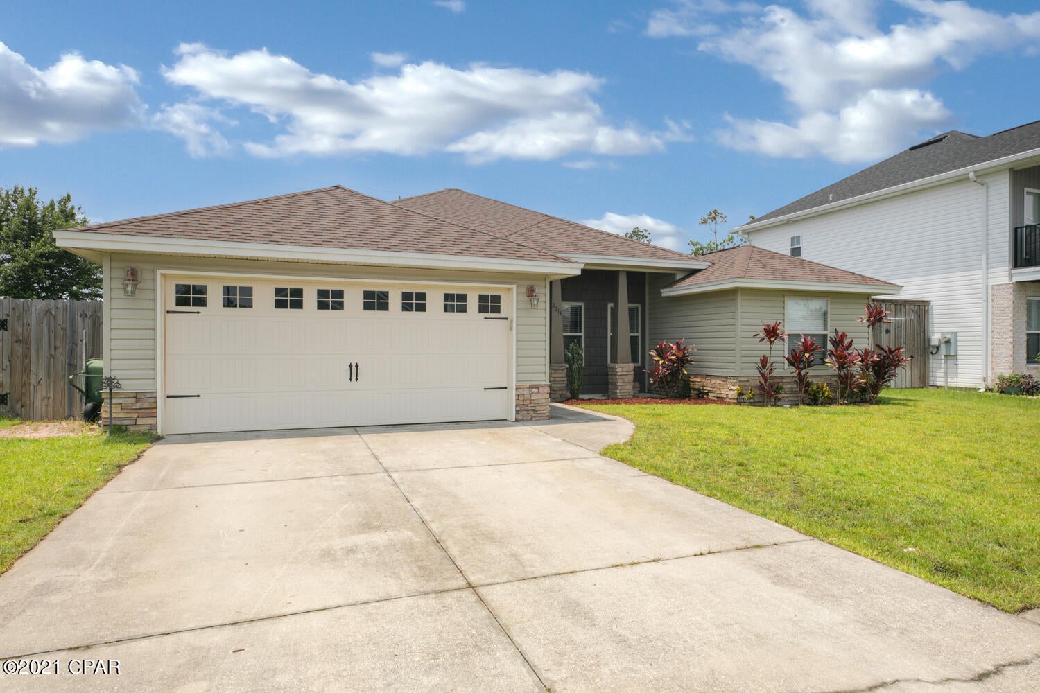 The Pines Of Lynn Haven - Residential