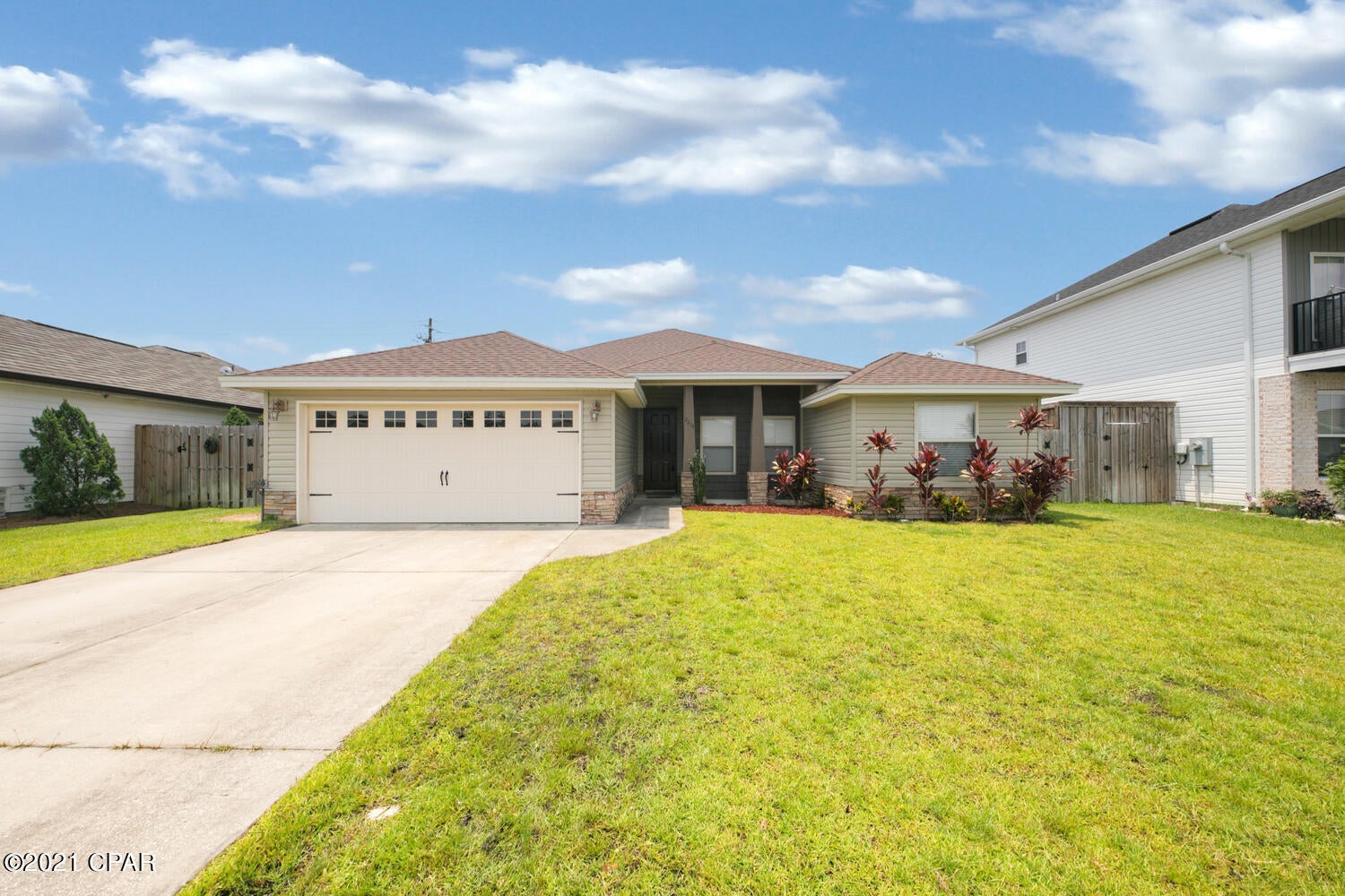 The Pines Of Lynn Haven - Residential
