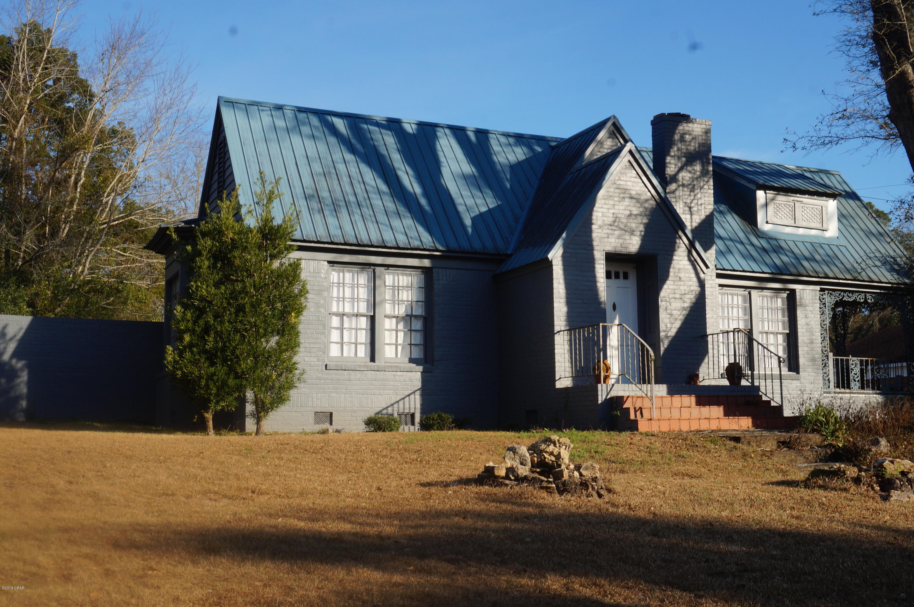 Reduced price. No Hurricane Damage! In town on a lovely winding street. 3 brm , 2.5 bath.  CH/A and roof updated in the last 10 years. Close to everything and quiet neighborhood, this is a great home.