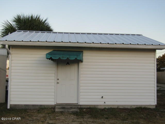 1 bedroom, 1 bath home featuring living/dining combo, efficiency kitchen. Electricity, water, sewer, garbage and lawn service provided. NO PETS