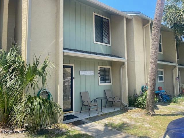 UNDER CONTRACT! SELLER ACCEPTING BACK UP OFFERS!  MOTIVATED SELLER!  MAKE OFFER! 

Beautiful, well cared for, glass back unit on the canal.  This unit also has an extended back deck.  Upgraded wood laminated floors in the stairwell and in the bedrooms upstairs.  Each bedroom has it's own private bath. Tile floors down stairs are tiled for easy maintenance.  This unit also comes with a golf cart that has new batteries.  The complex has 11 pools 4 tennis courts,  2 acre putt-putt golf course, shuffle board courts and 3.2 miles of gated streets, great for walking, jogging or just riding around on your golf cart.  Practically new roof.  It is a great income producing rental unit, or would be a great residential unit.  Be sure you view this unit before you buy!