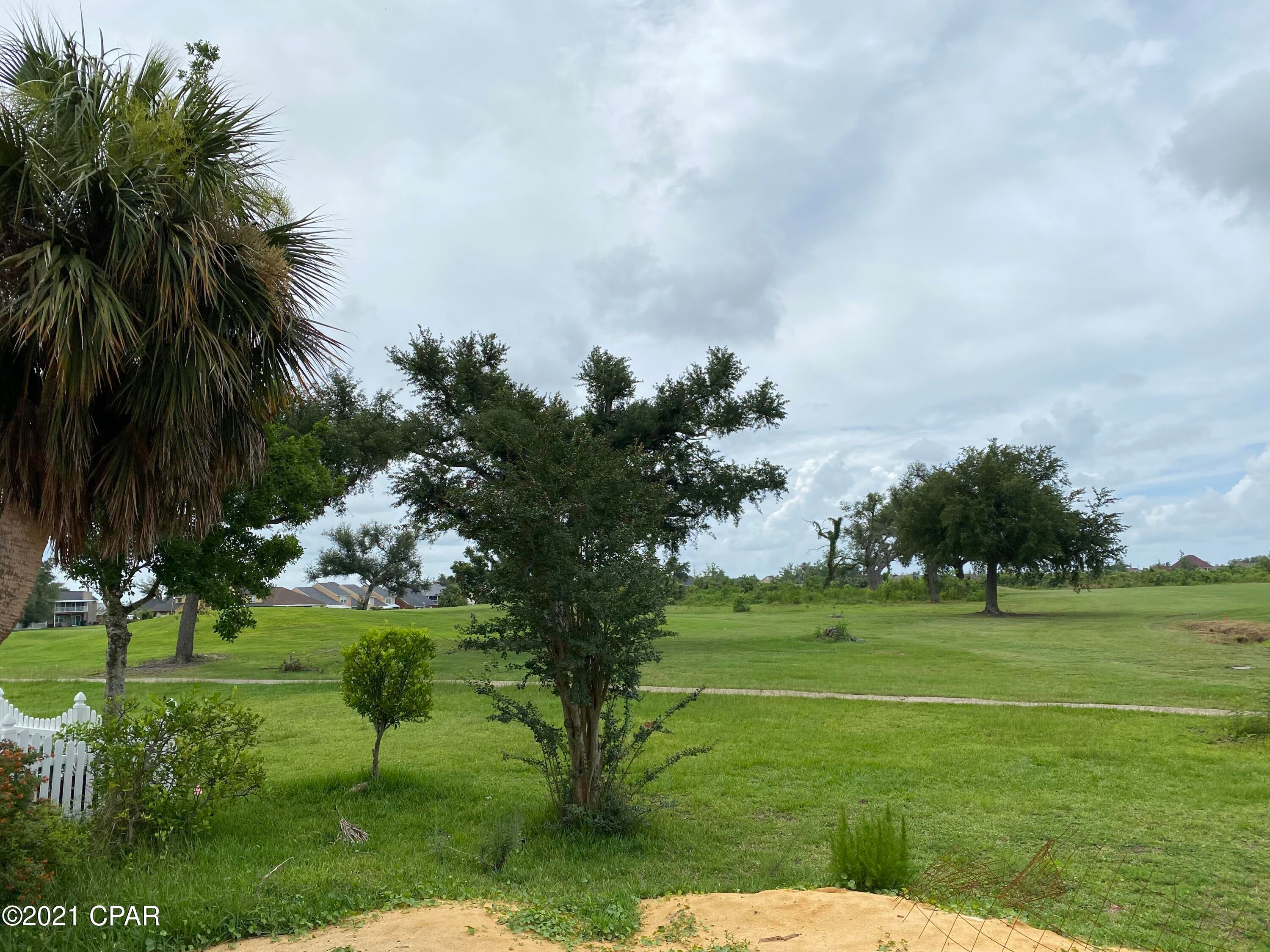 Tropical Bay - Residential