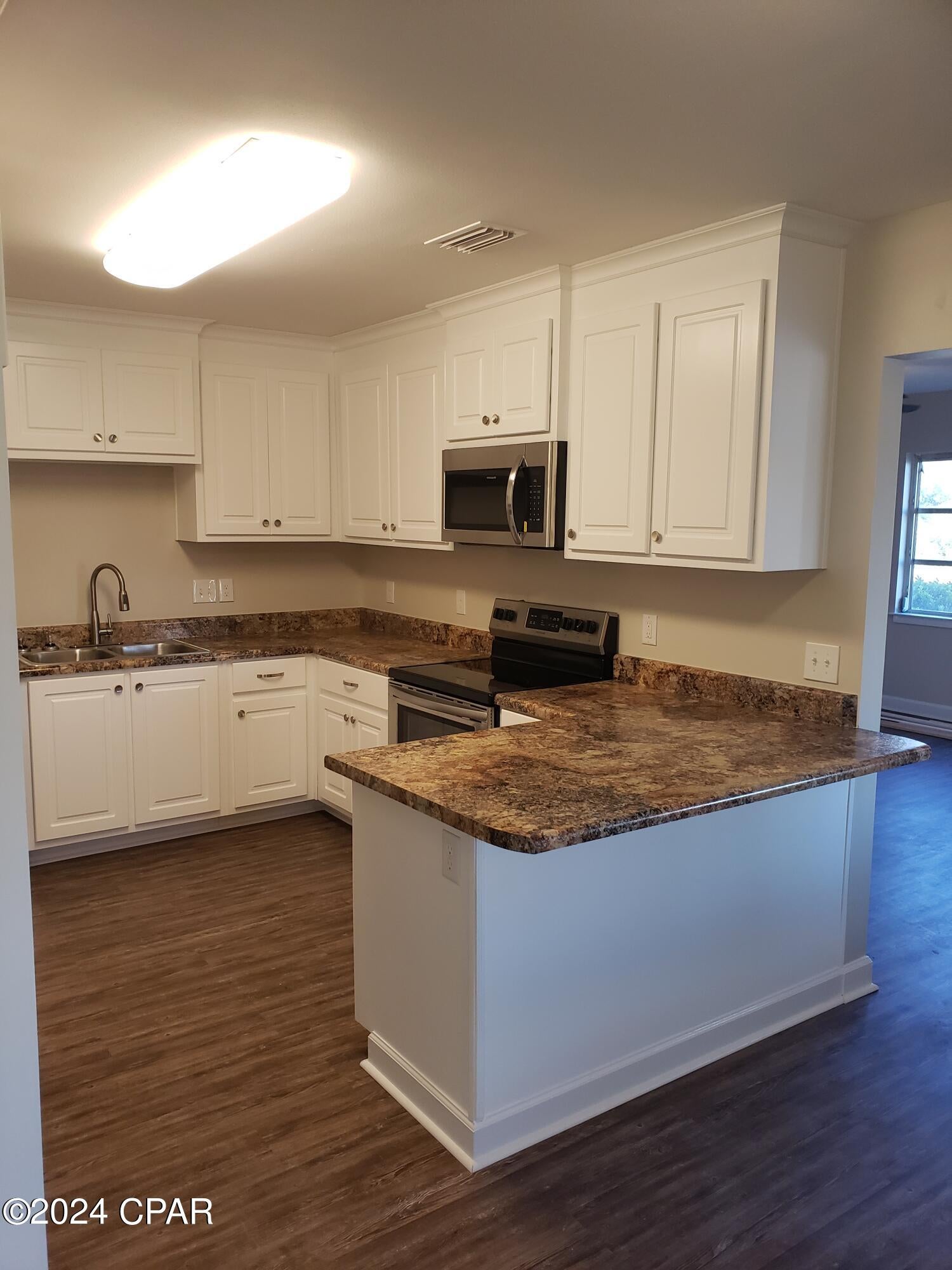 Bay Park Manor - Residential Lease