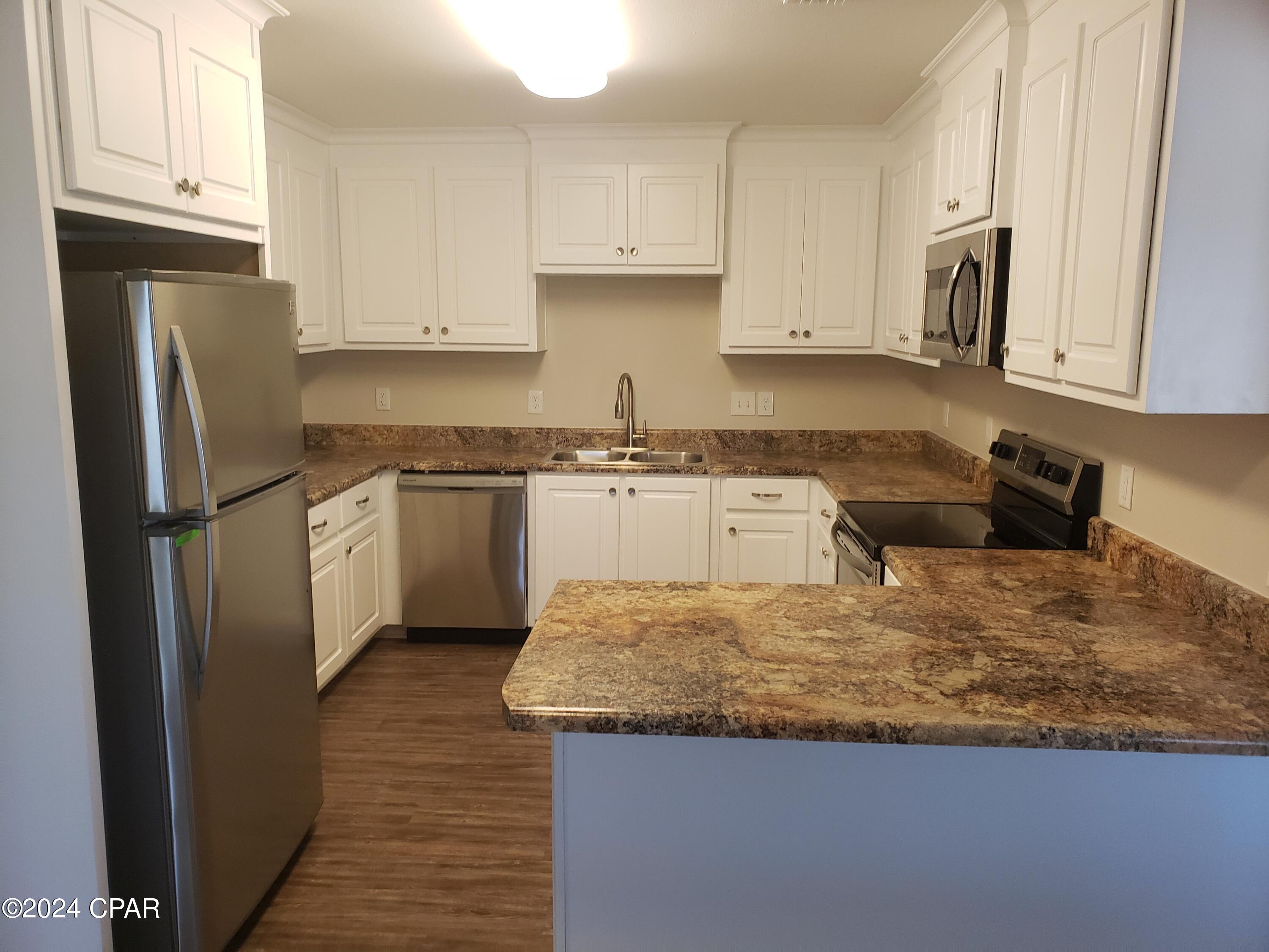 Bay Park Manor - Residential Lease