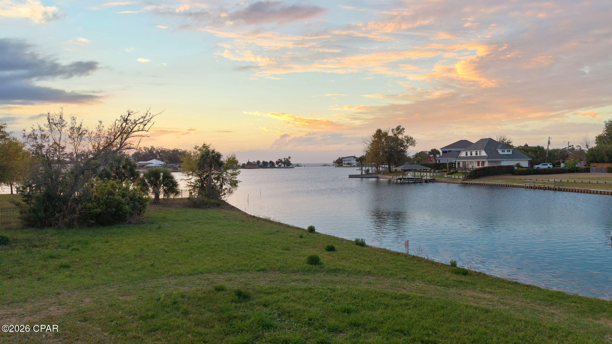 Kings Point - Land