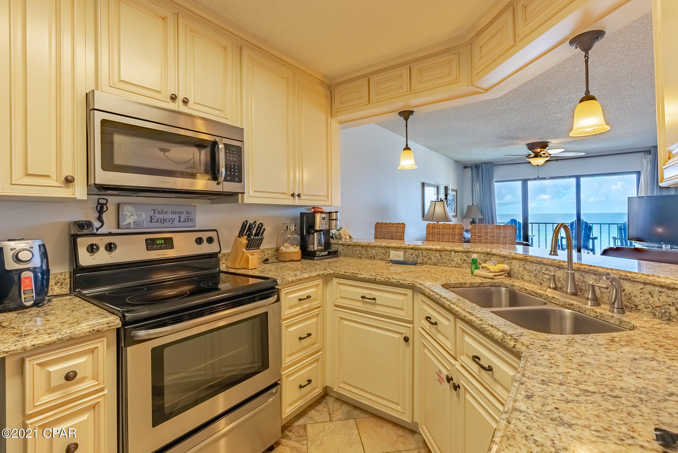 Summerhouse Condo. - Residential