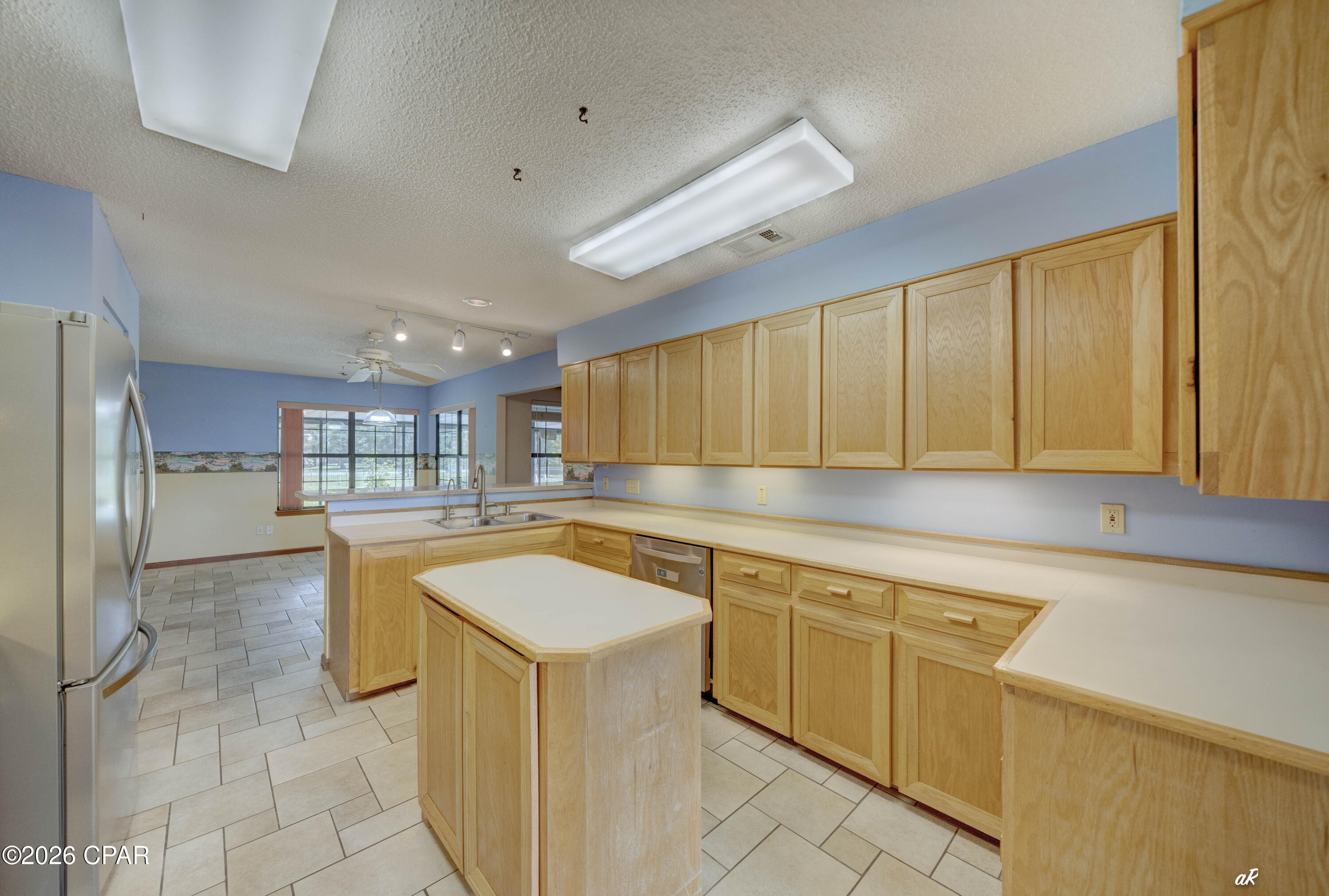 Thomas Drive Park U-4 - Residential