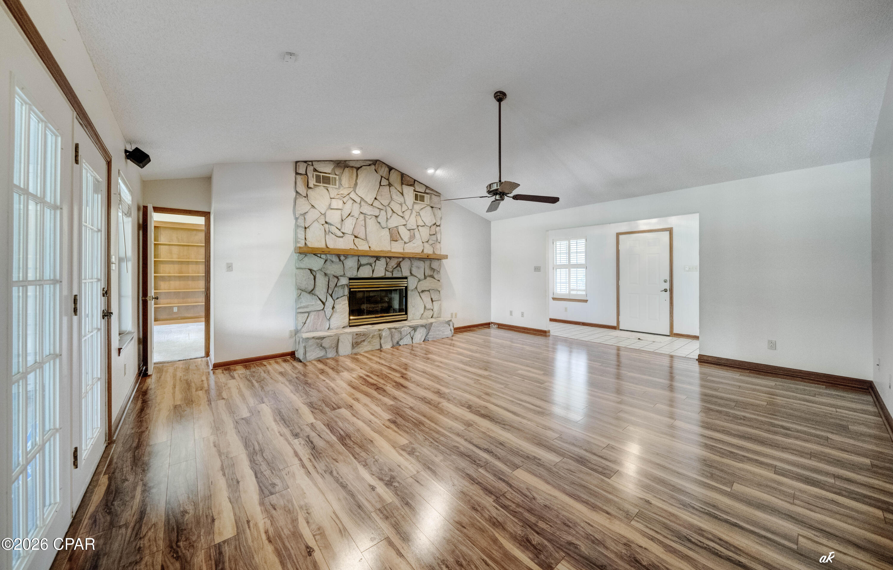 Thomas Drive Park U-4 - Residential