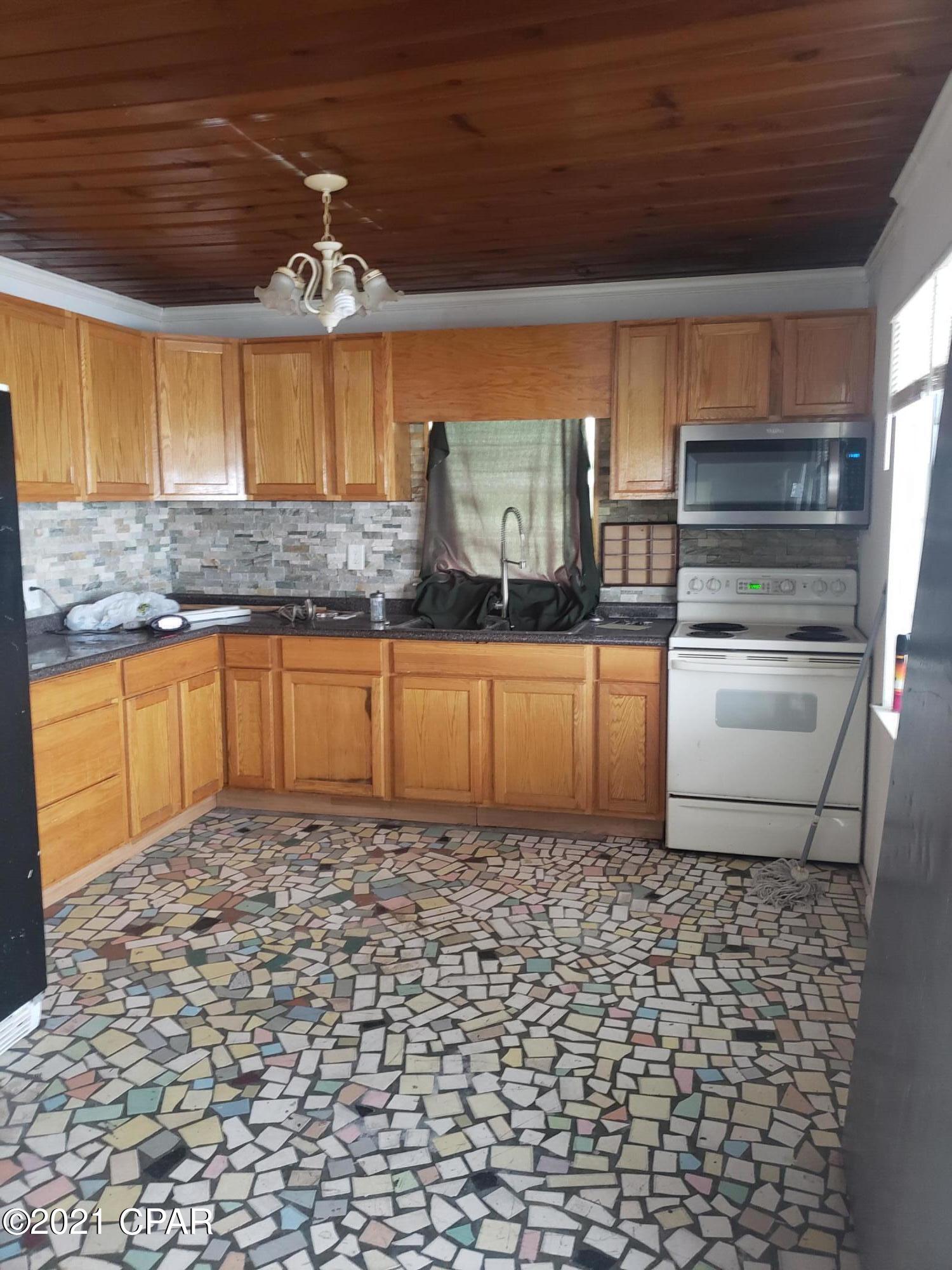 Laguna Beach Estates 7th Add - Residential