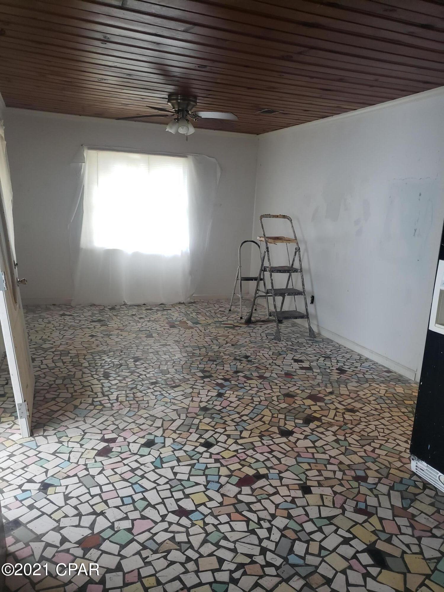 Laguna Beach Estates 7th Add - Residential