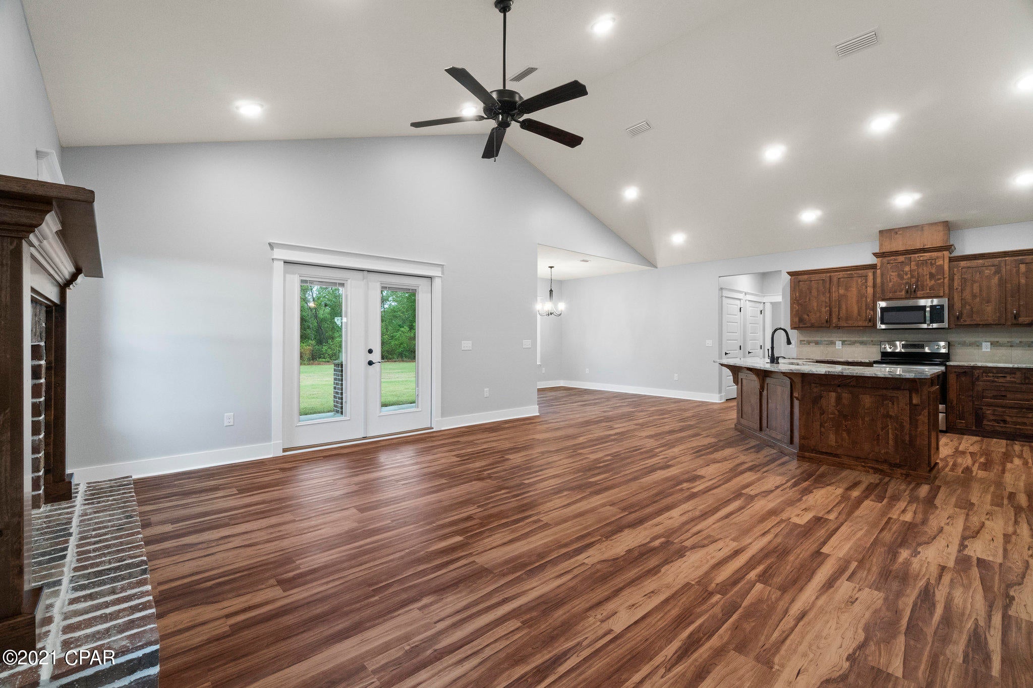 Lake Merial - Residential