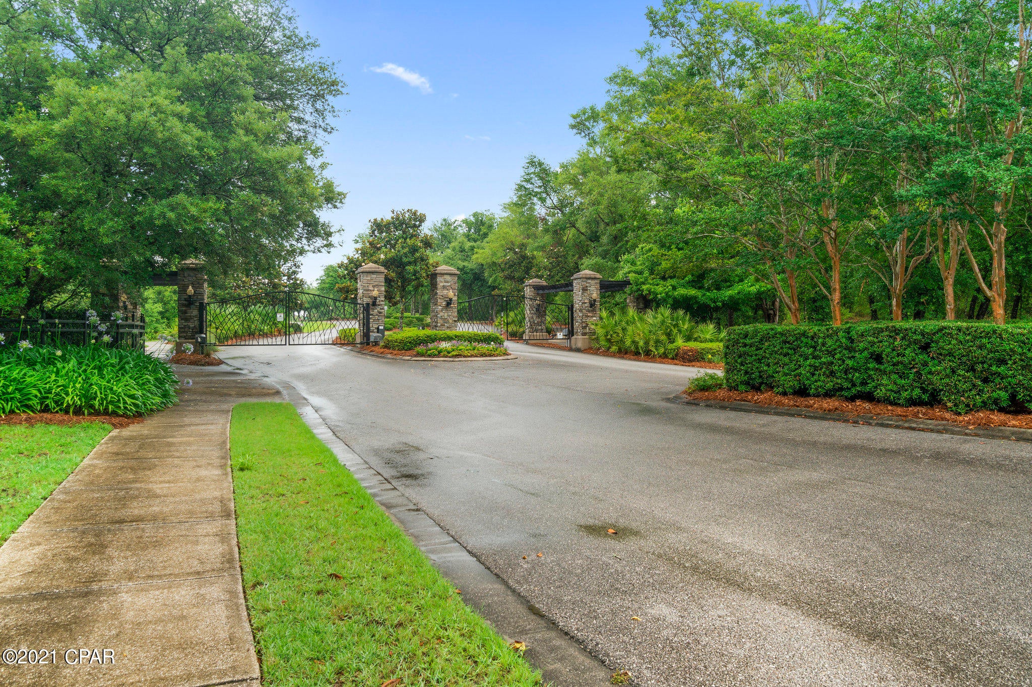 Lake Merial - Residential