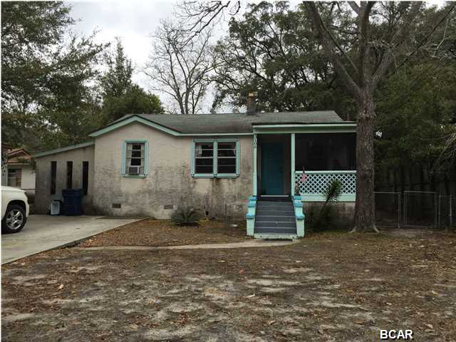 Check out this fixer upper at an unbelievable price! Looking for a weekend project, or a great rehab project? This home is the one for you! Call today for your private showing. This house is across the street from the water and has a great view. Up to 5 or 6 bedrooms and 3-4 baths. It is a great investment property. Sold ''As Is''