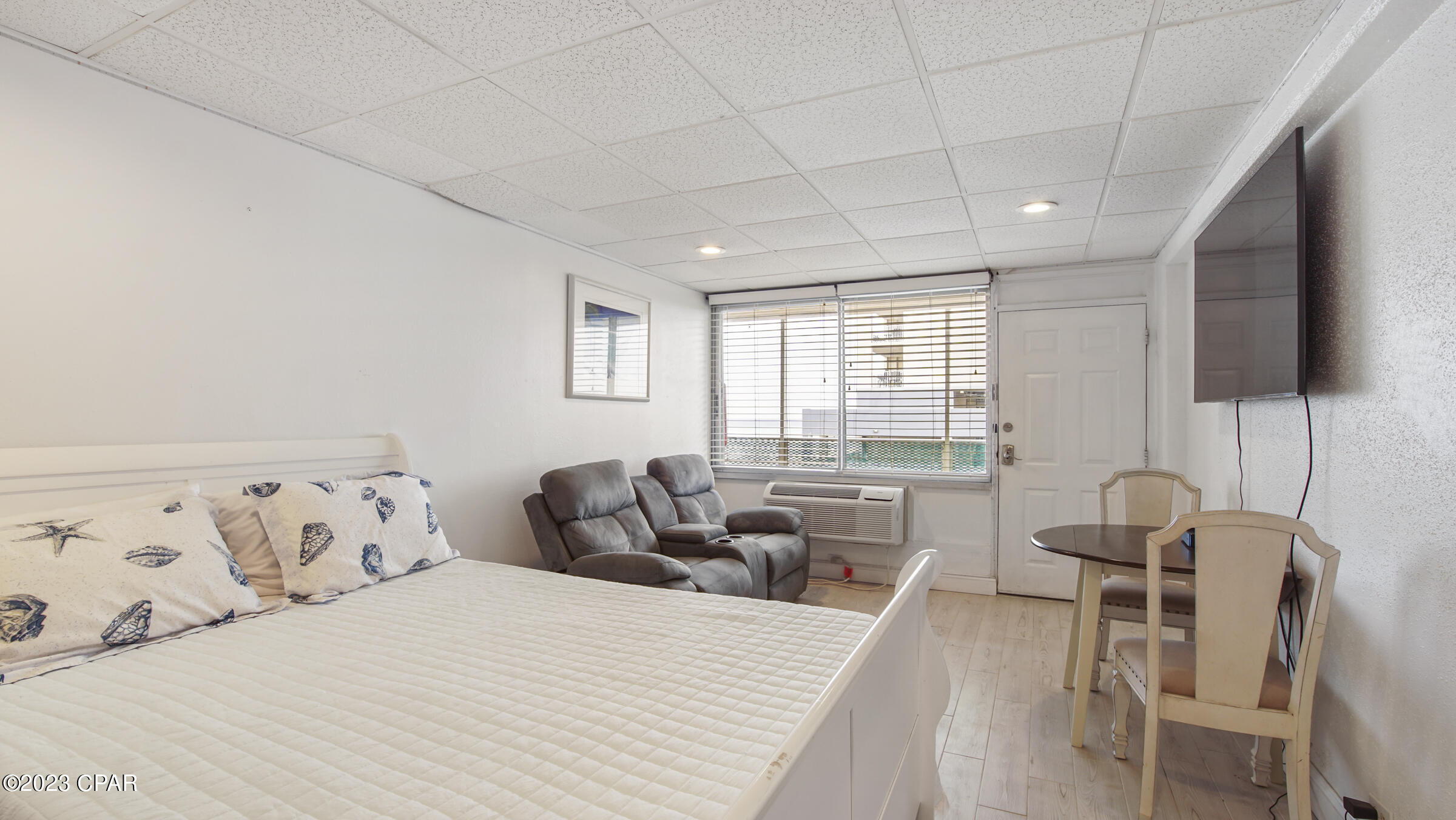 Fontainebleau Terrace - Residential Lease