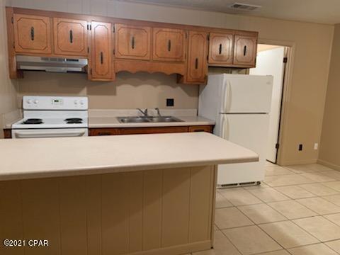 Quiet neighborhood with a one bedroom one bath middle unit that has been freshly painted. Convenient to TAFB and grocery stores. Garbage and Lawn care included with quarterly pest control. No pets. No washer or dryer hook ups at the unit
